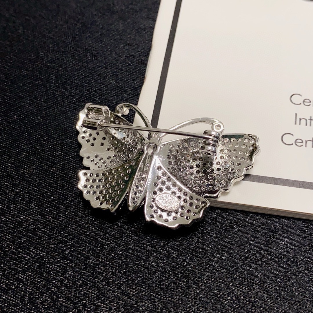 Chanel CC Logo Pave Butterfly Brooch brooch silver-toned metal with clear pave crystals 3cm width