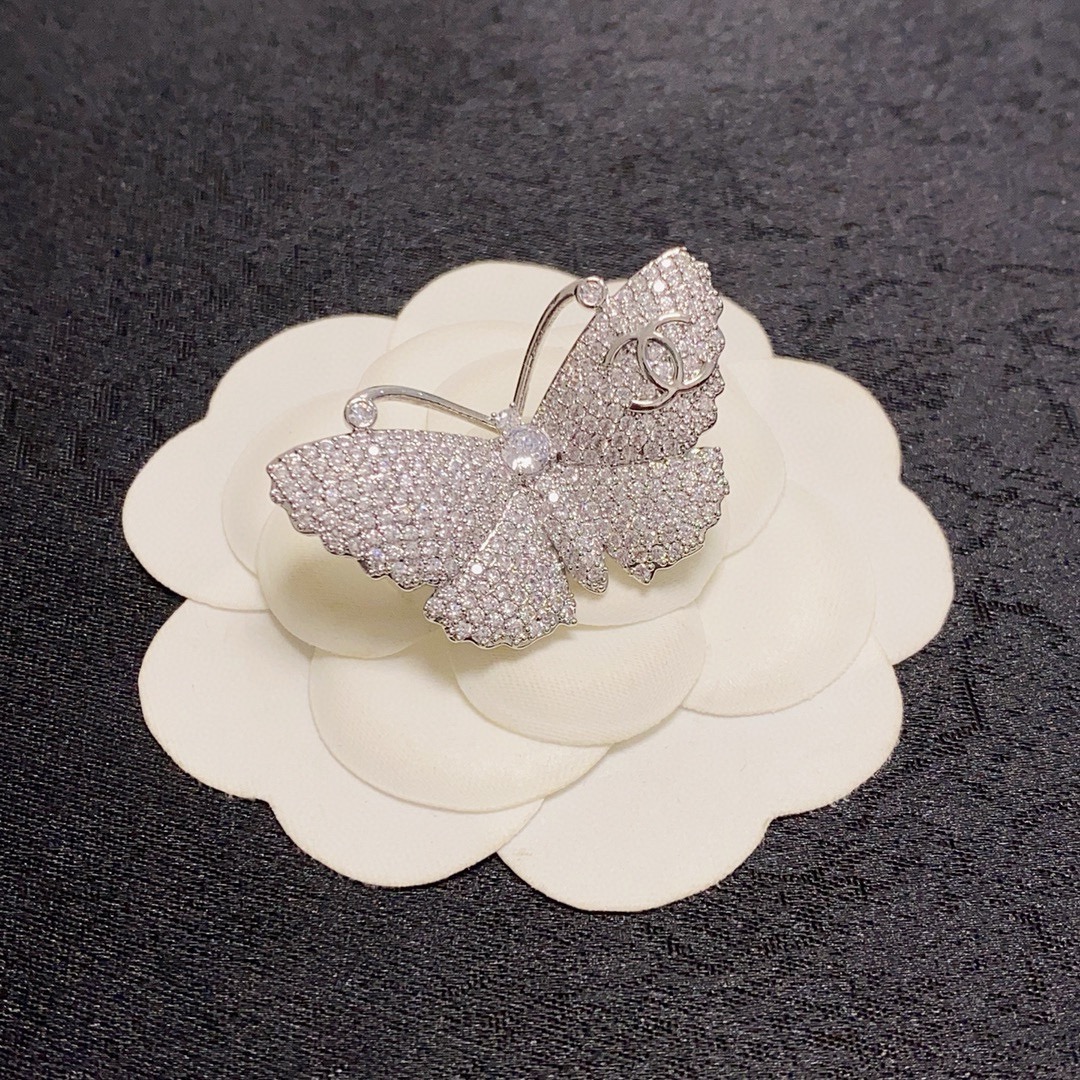 Chanel CC Logo Pave Butterfly Brooch brooch silver-toned metal with clear pave crystals 3cm width