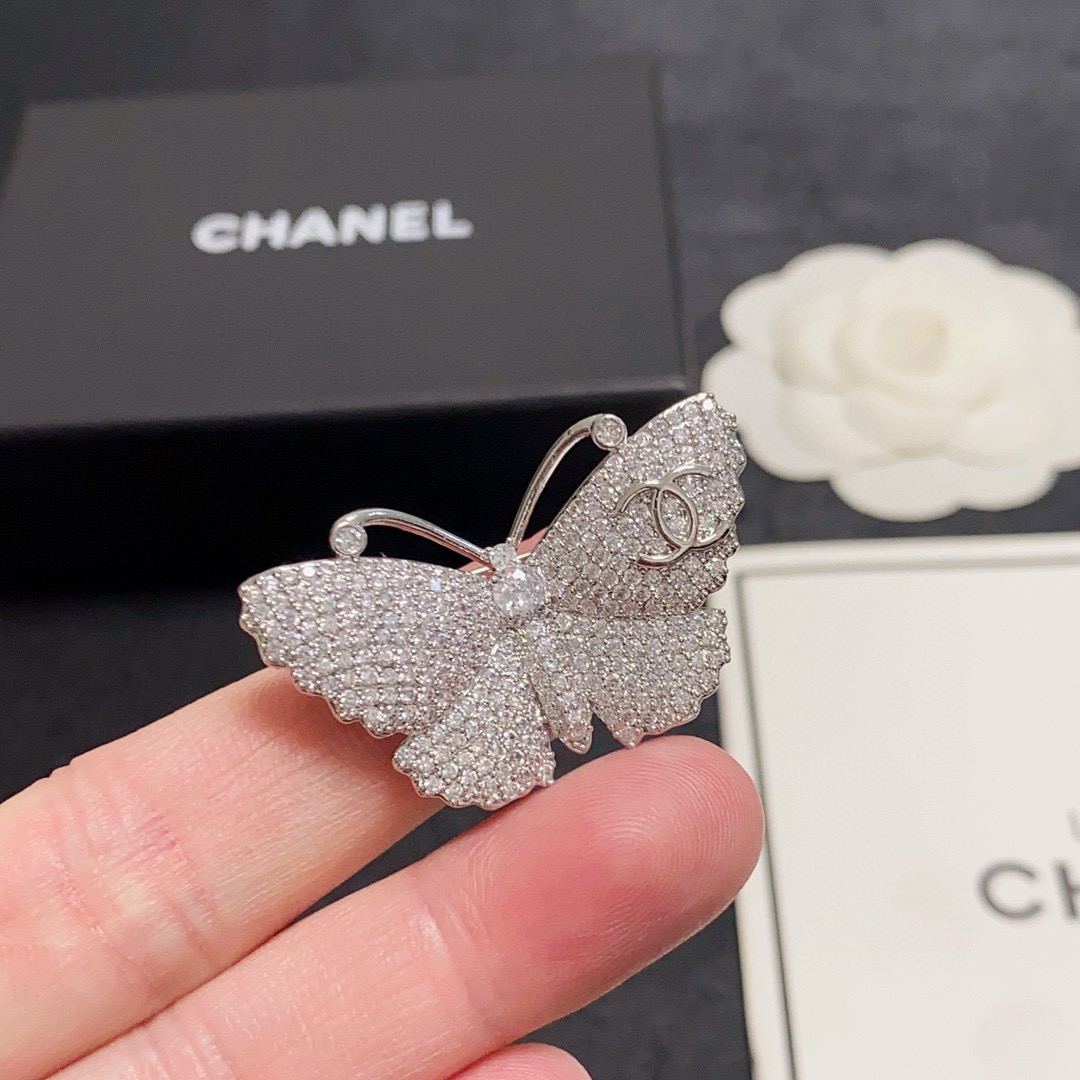 Chanel CC Logo Pave Butterfly Brooch brooch silver-toned metal with clear pave crystals 3cm width