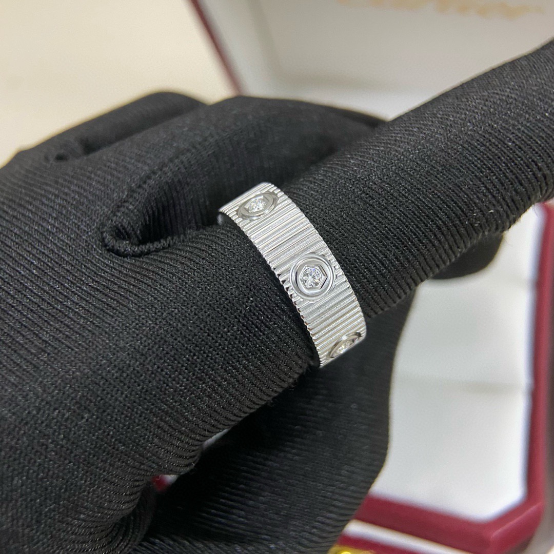 Cartier Love Ring Striated Diamond ring 18K white gold with clear diamonds 57