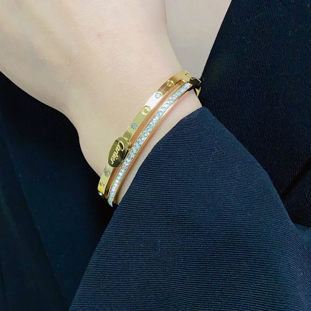 Cartier Love bracelet 18k yellow gold clear diamond 17