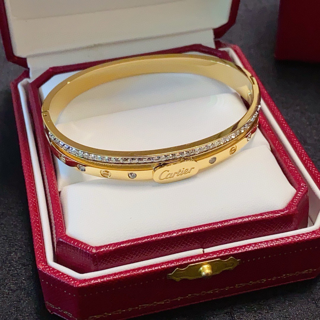 Cartier Love bracelet 18k yellow gold clear diamond 17