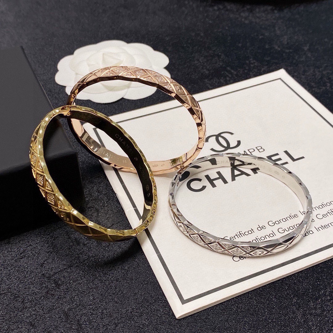 Chanel Coco Crush bracelet Yellow gold with diamond accents white gold with diamond accents rose gold with diamond accents 17cm