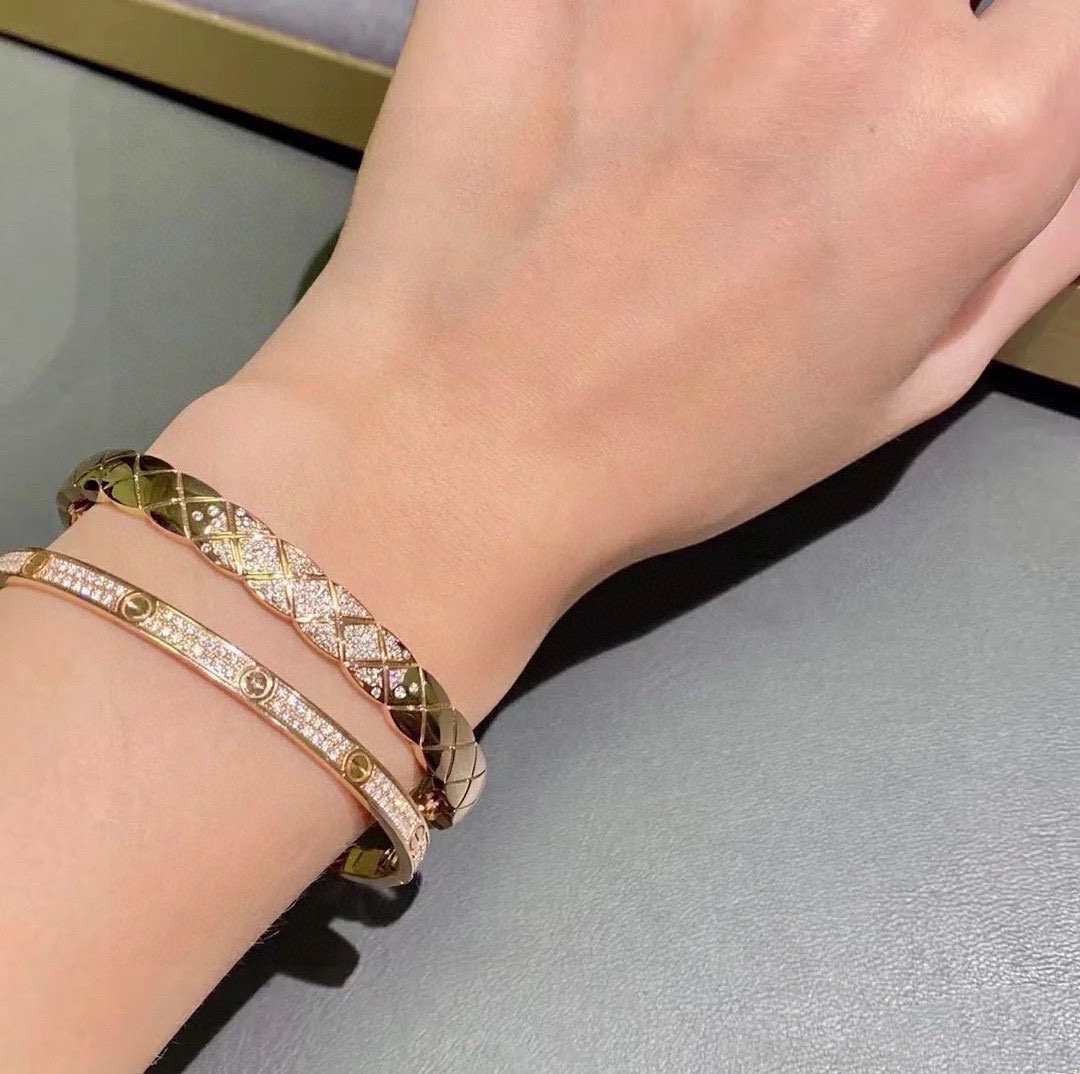 Chanel Coco Crush bracelet Yellow gold with diamond accents white gold with diamond accents rose gold with diamond accents 17cm