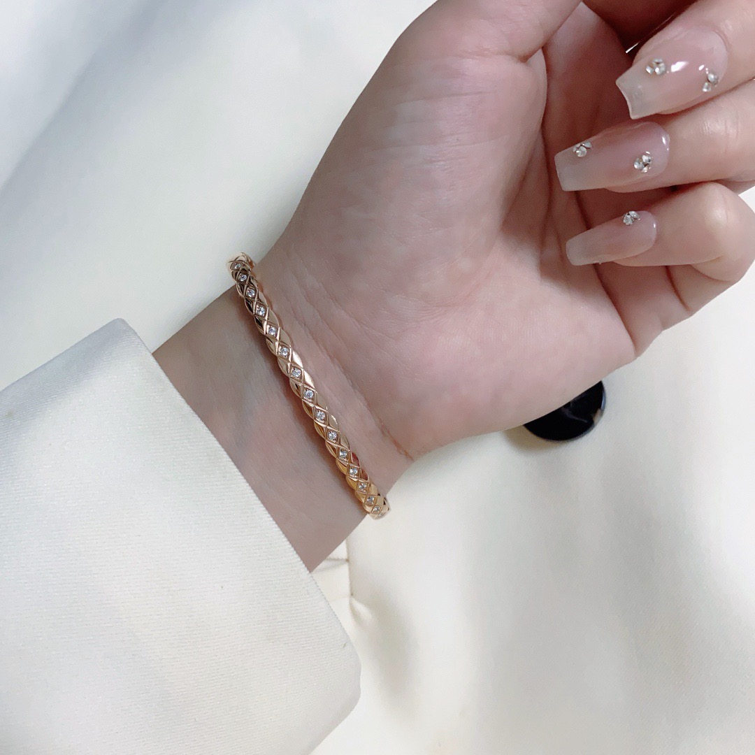 Chanel Coco Crush bracelet 18k rose gold with clear diamonds 17cm