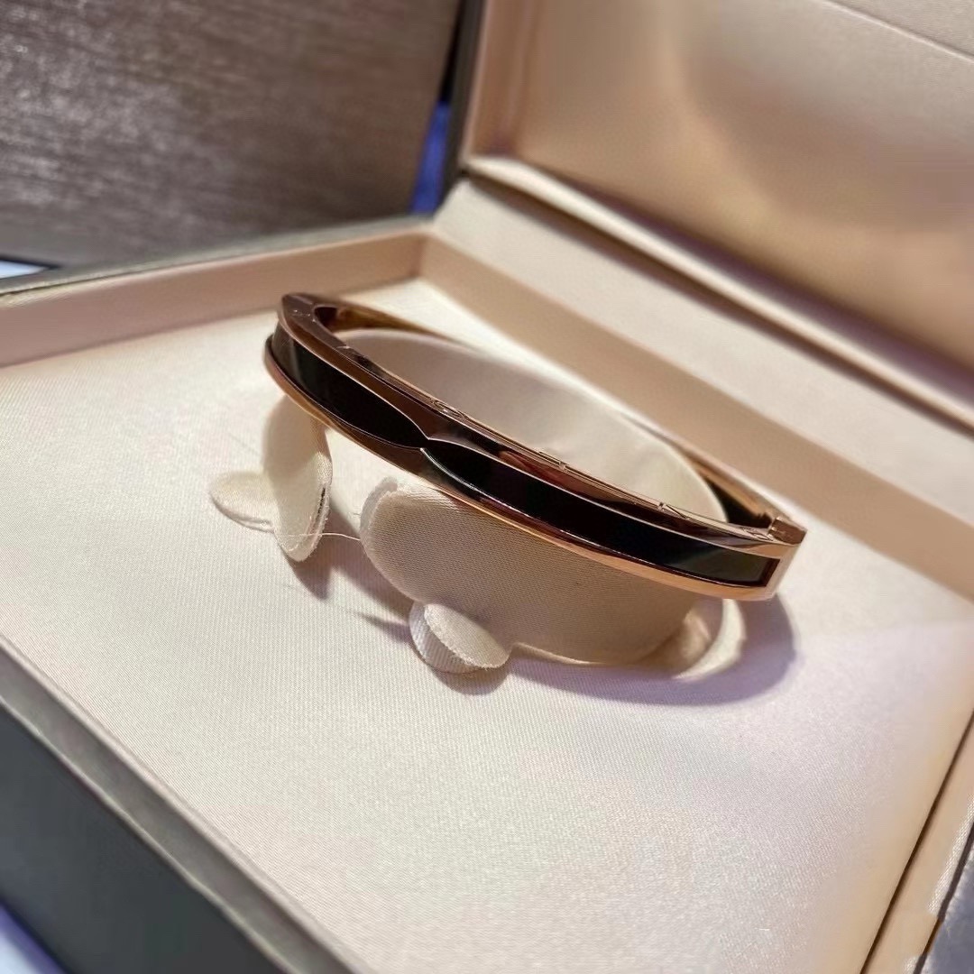 Bvlgari B zero1 bracelet Rose gold metal with black ceramic inlay 17cm inner circumference