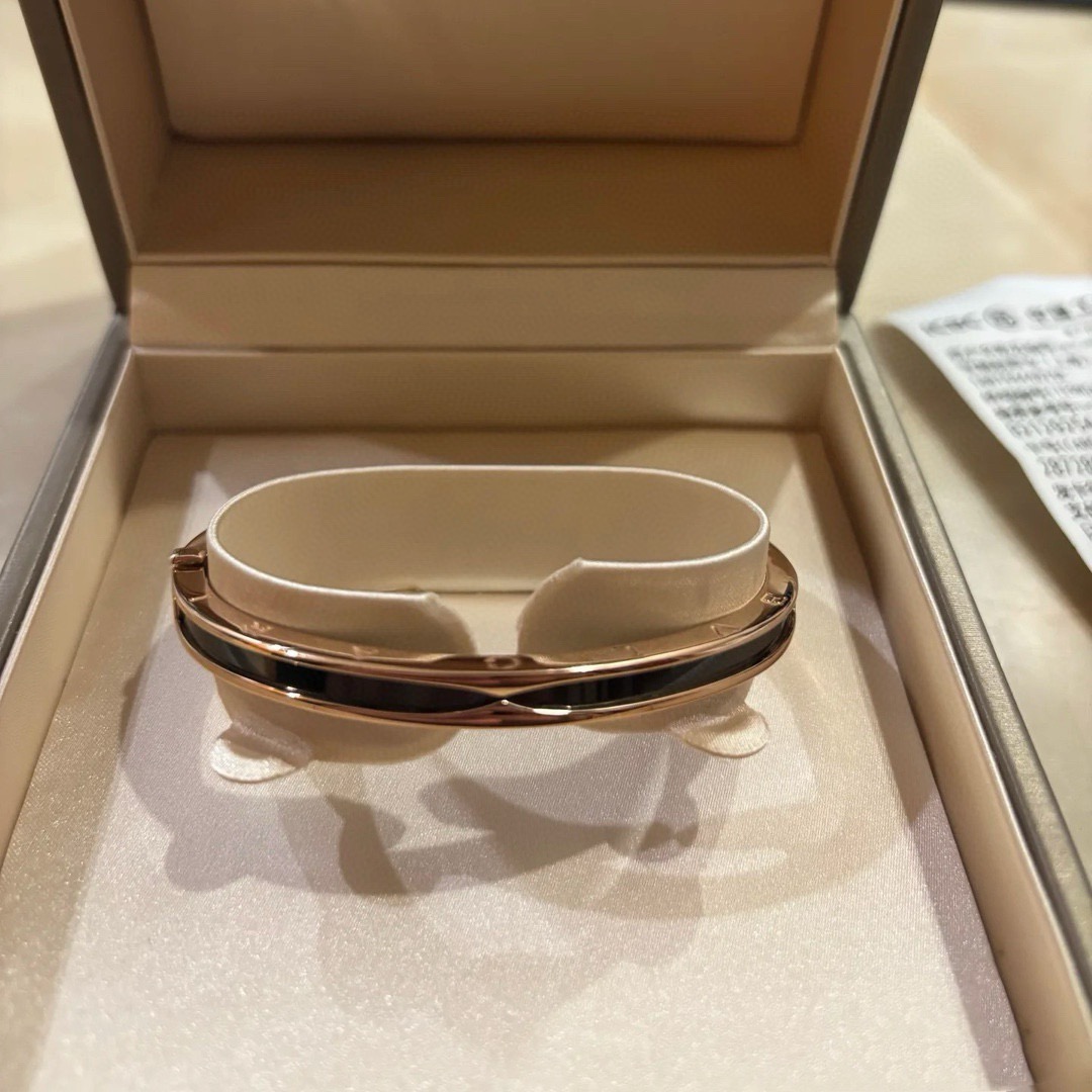 Bvlgari B zero1 bracelet Rose gold metal with black ceramic inlay 17cm inner circumference