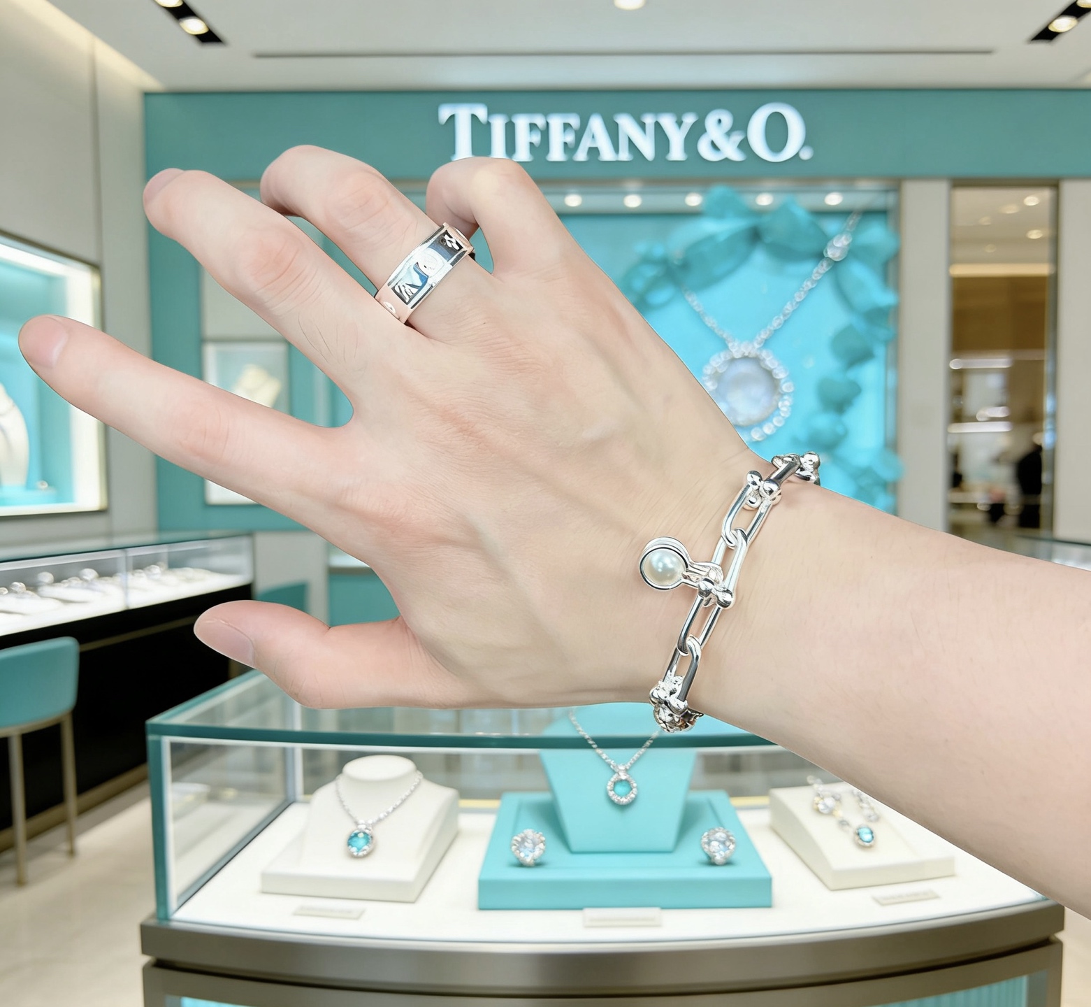 Tiffany Co Tiffany HardWear Pearl Link Bracelet bracelet sterling silver with white freshwater pearl 7 inches