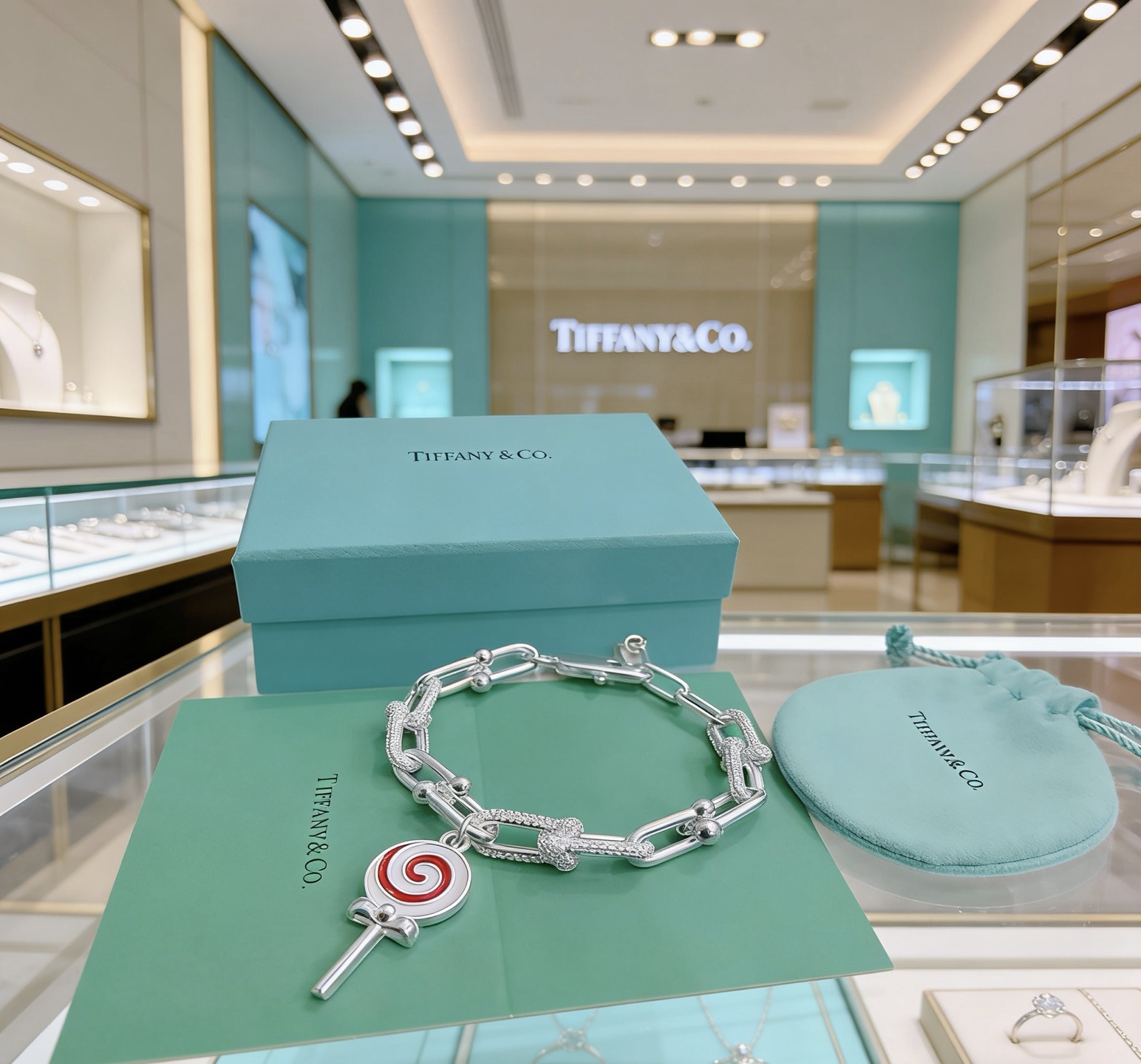 Tiffany Co HardWear Lollipop Charm Bracelet bracelet Sterling silver with clear pave diamonds red and white enamel lollipop charm 18cm
