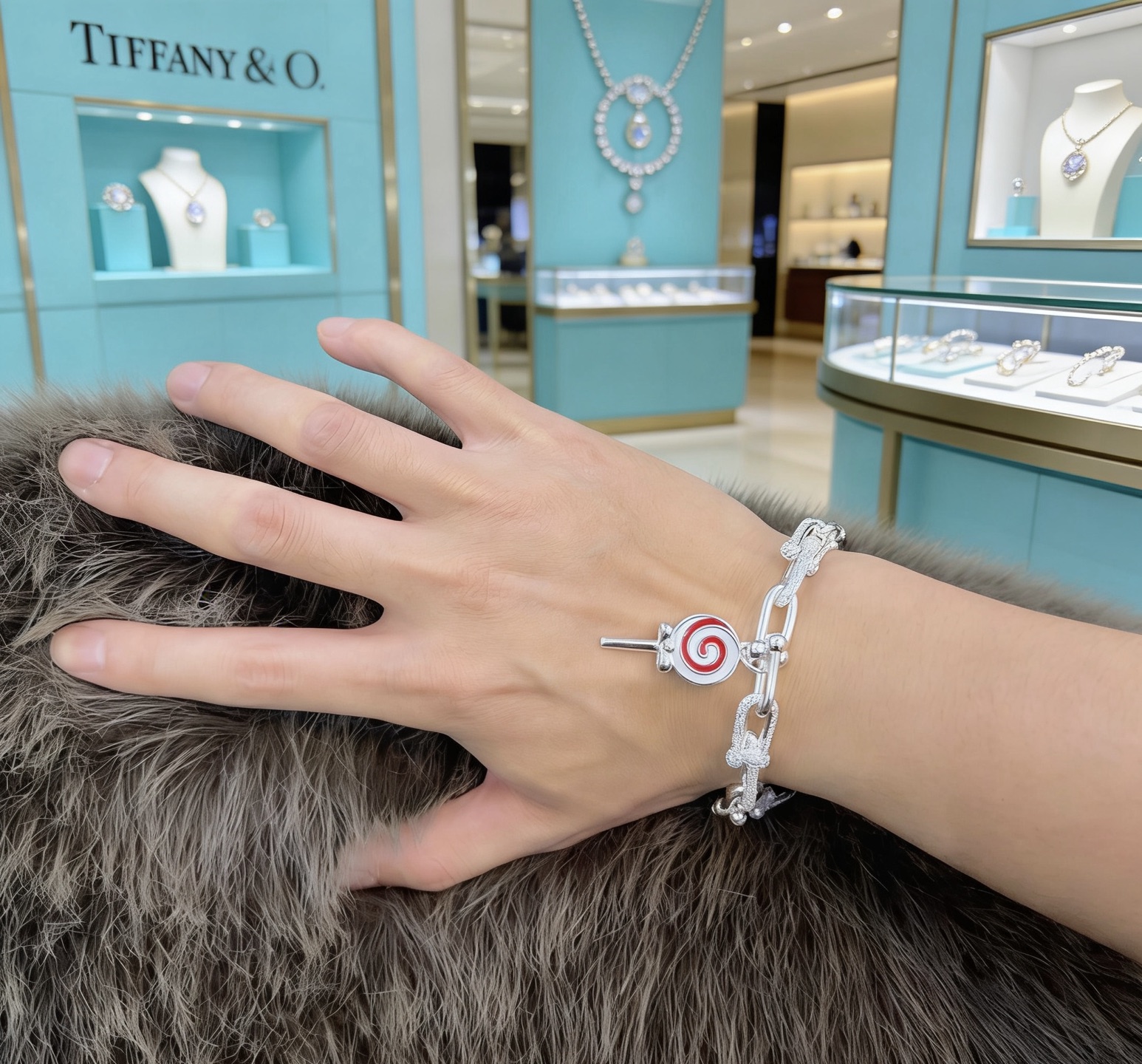 Tiffany Co HardWear Lollipop Charm Bracelet bracelet Sterling silver with clear pave diamonds red and white enamel lollipop charm 18cm