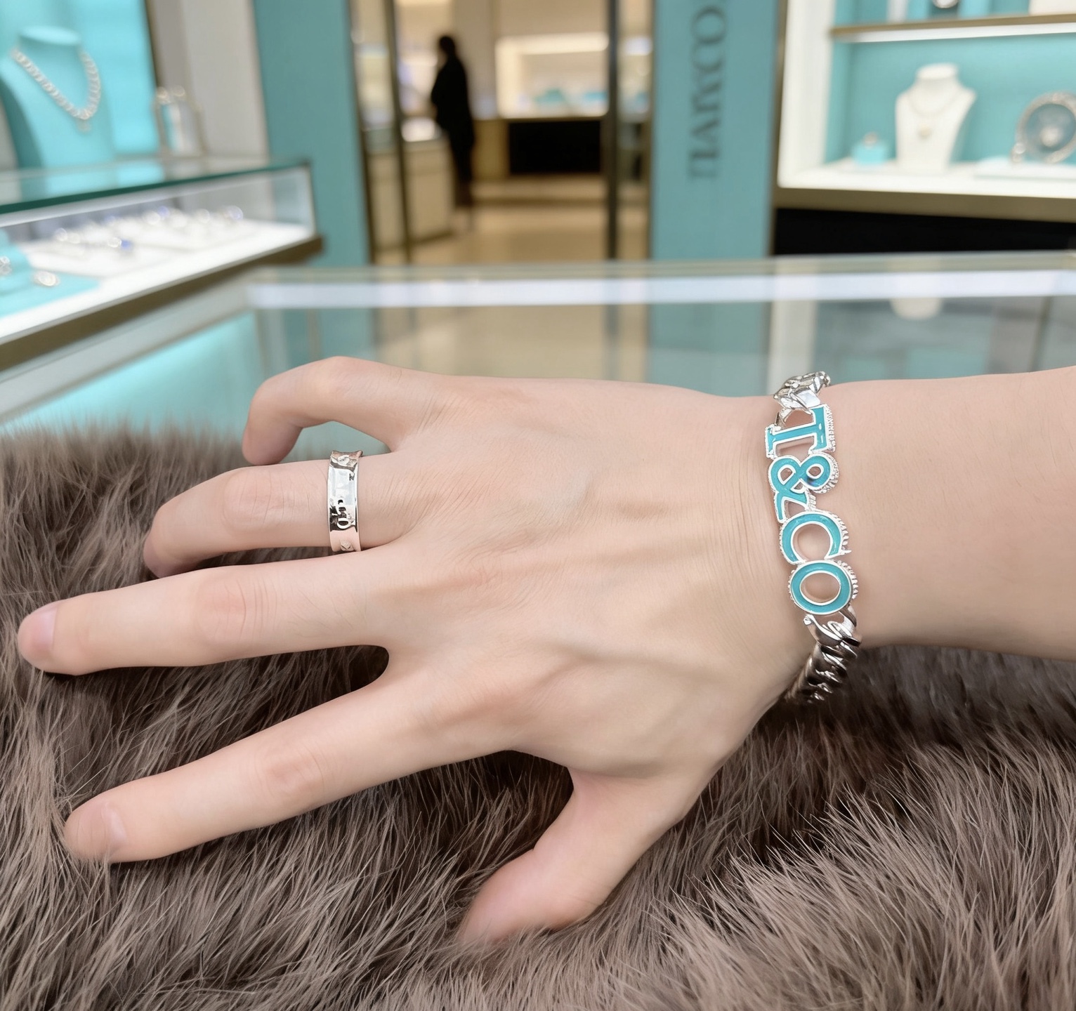 Tiffany Co T CO Logo Curb Chain bracelet Sterling silver with Tiffany Blue enamel 7 inches
