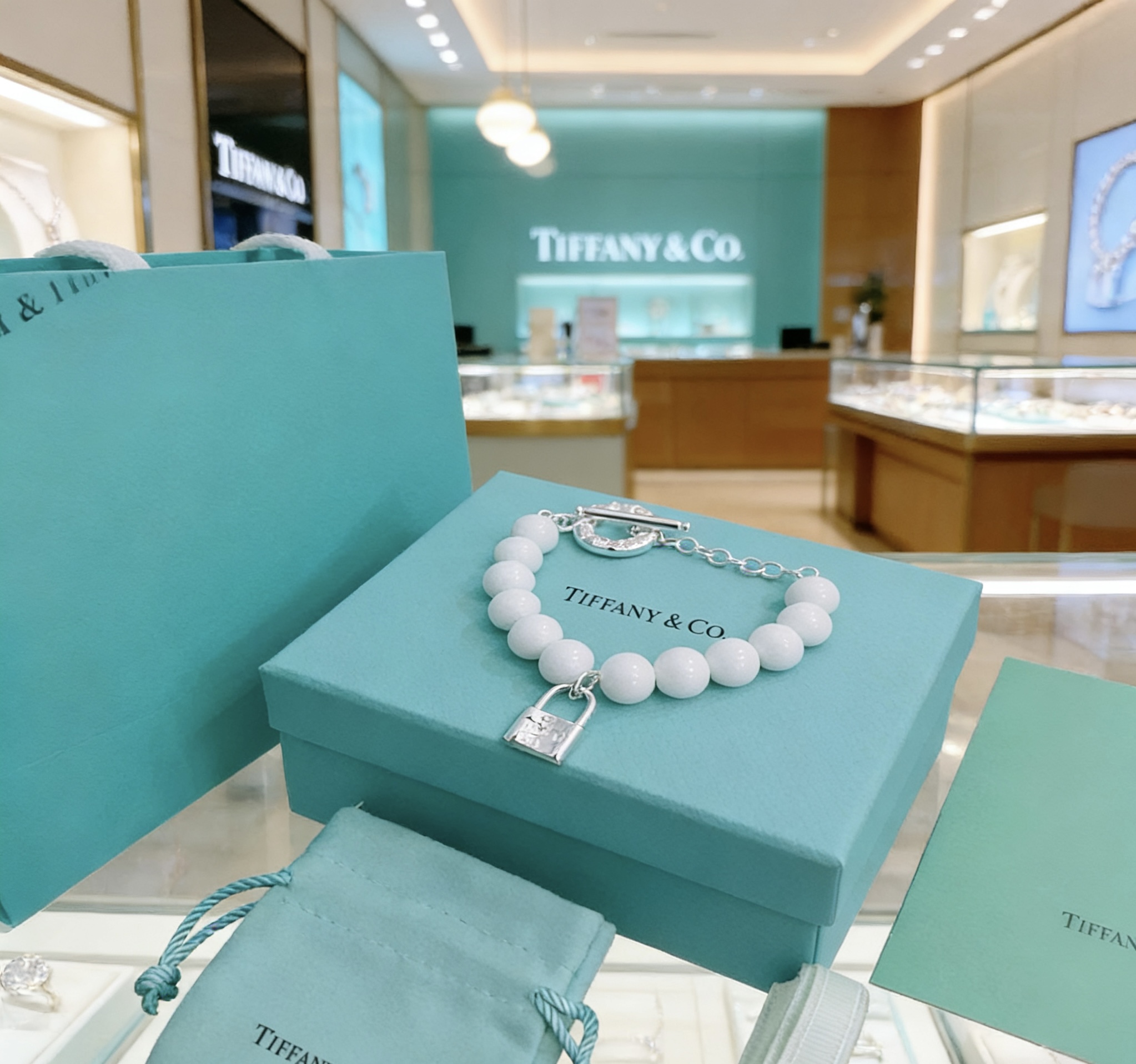 Tiffany Co 1837 Lock Bead Bracelet bracelet Sterling silver metal with white agate beads 18cm