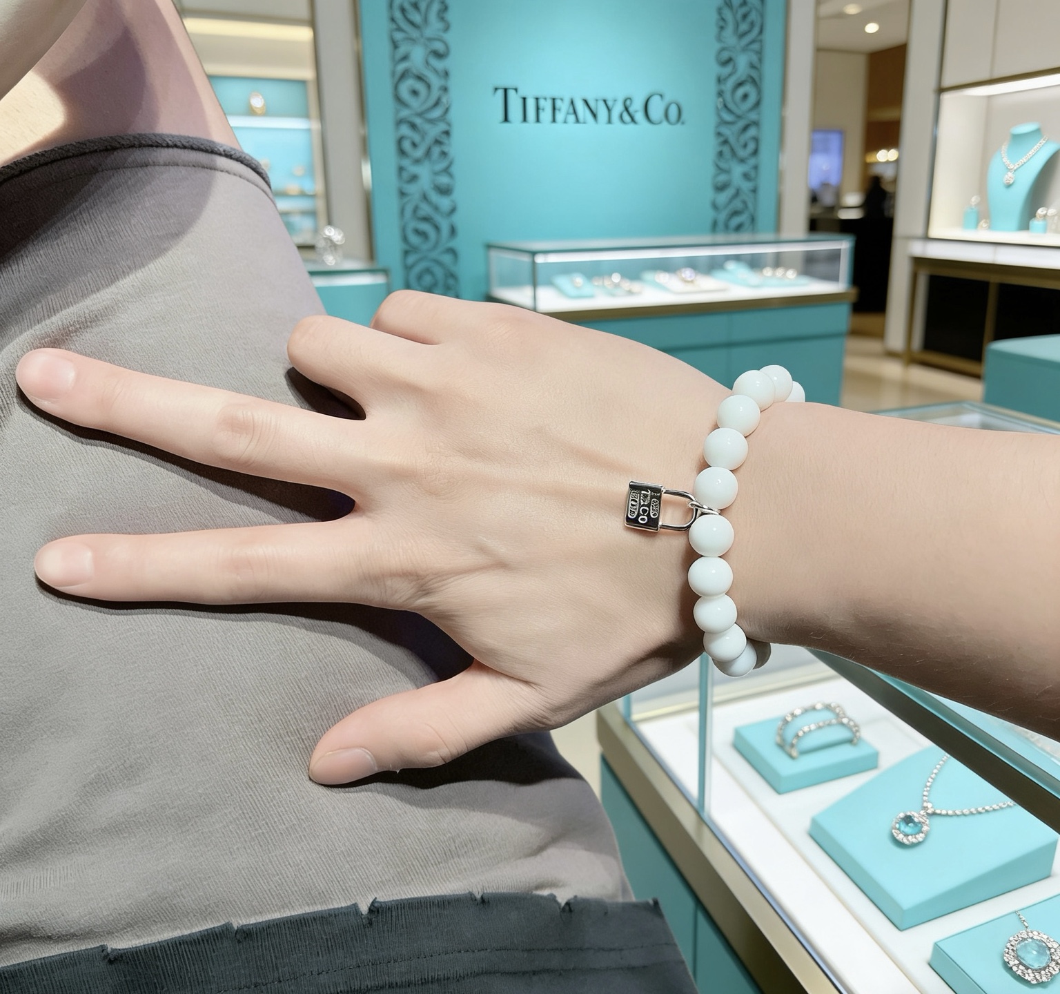 Tiffany Co 1837 Lock Bead Bracelet bracelet Sterling silver metal with white agate beads 18cm