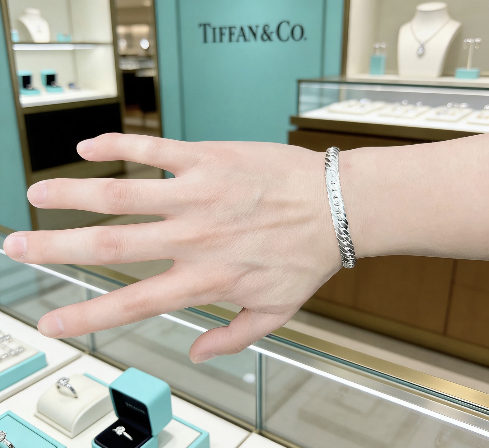 Tiffany Co Curb Chain bracelet sterling silver 7 5 inches