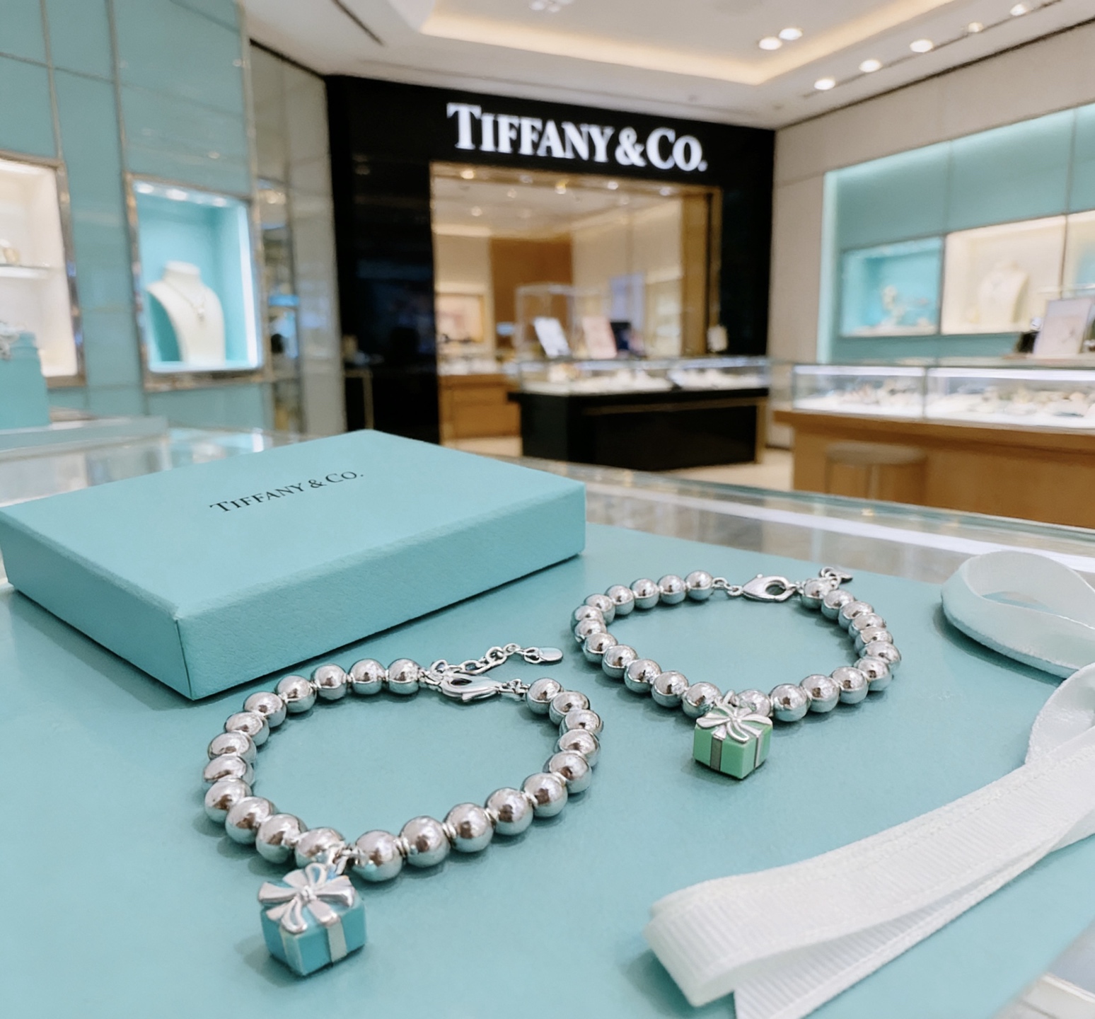 Tiffany Co Tiffany Blue Box Charm Bead Bracelet bracelet sterling silver metal with signature Tiffany Blue enamel charm 8mm bead diameter adjustable 16-19cm chain length
