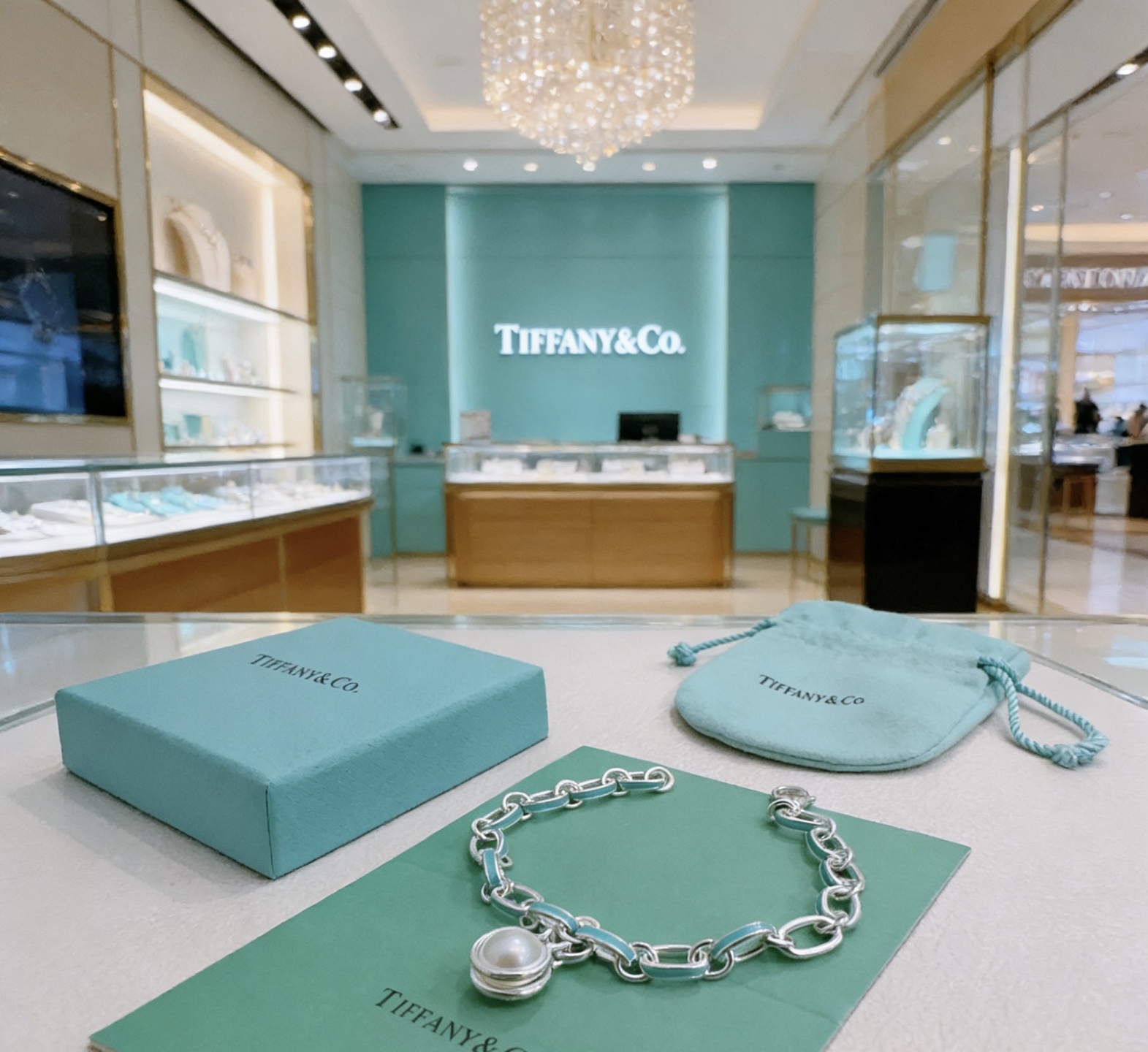 Tiffany Co Tiffany HardWear Pearl Charm Bracelet bracelet Silver-toned metal with Tiffany Blue enamel accents and white freshwater pearl charm 17cm