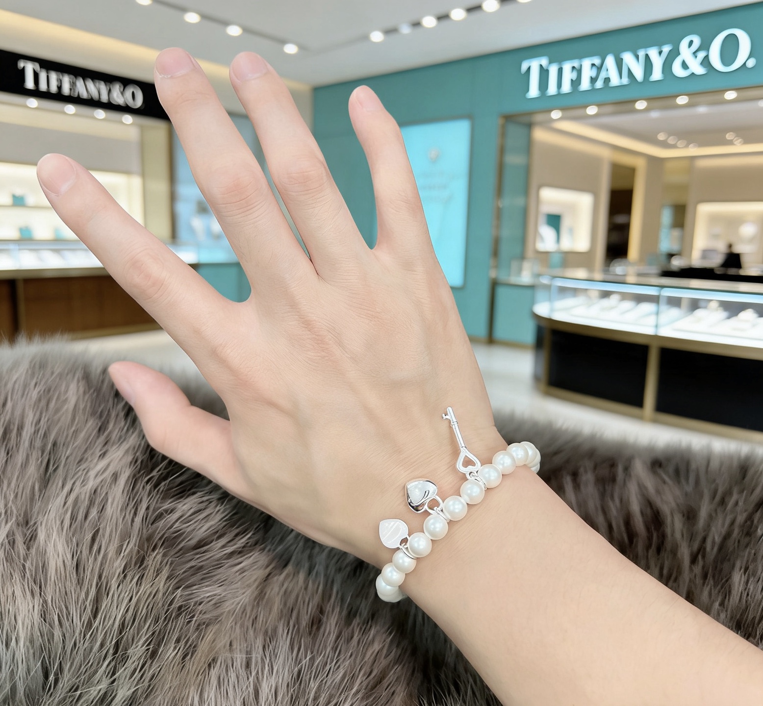Tiffany Co Return to Tiffany Heart Key Pearl Toggle Bracelet bracelet silver-toned metal with white freshwater pearls 7 inches