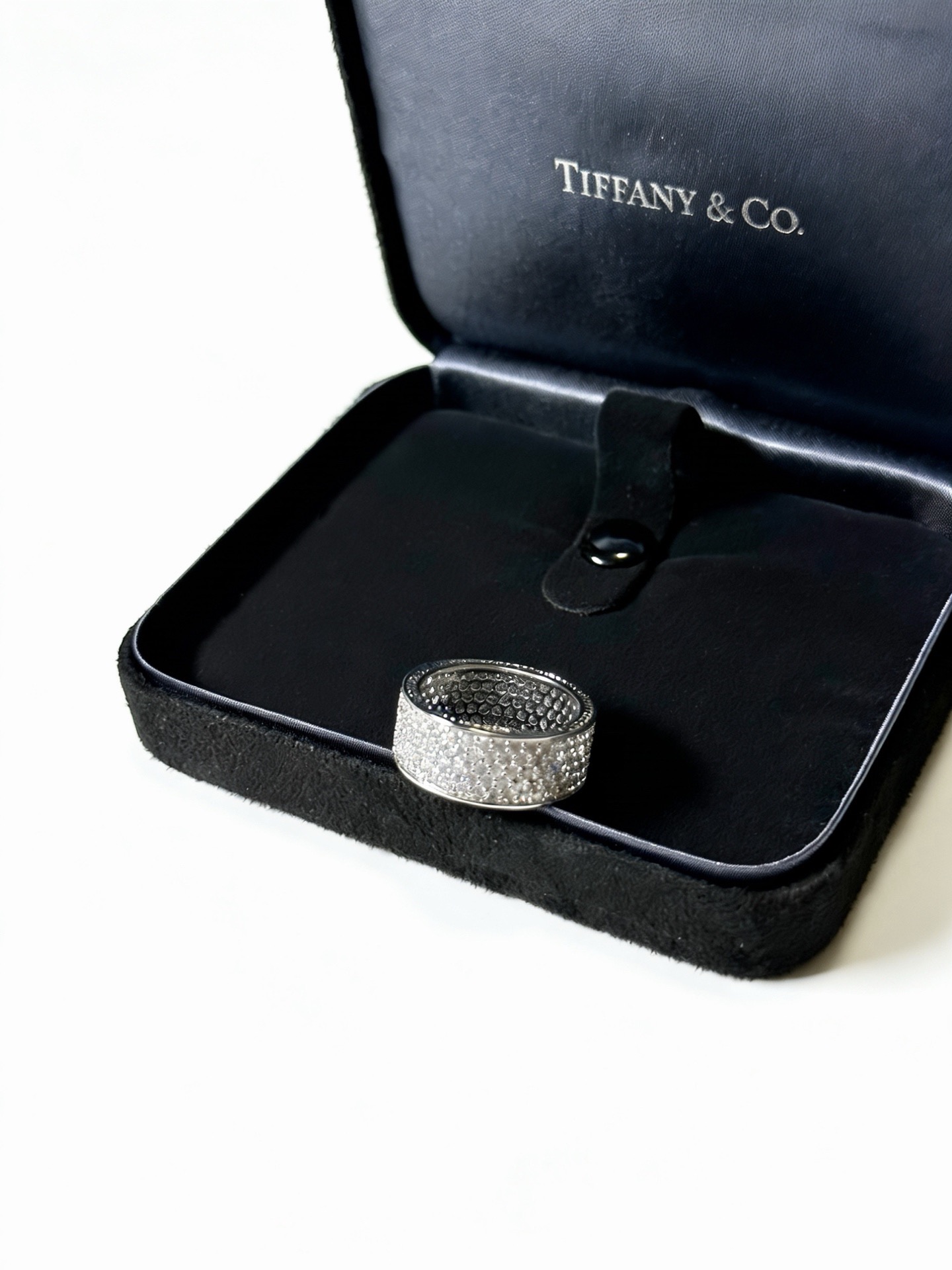 Tiffany Co Metro Wide Pave Diamond Band Ring ring 18k white gold clear white diamonds US 7