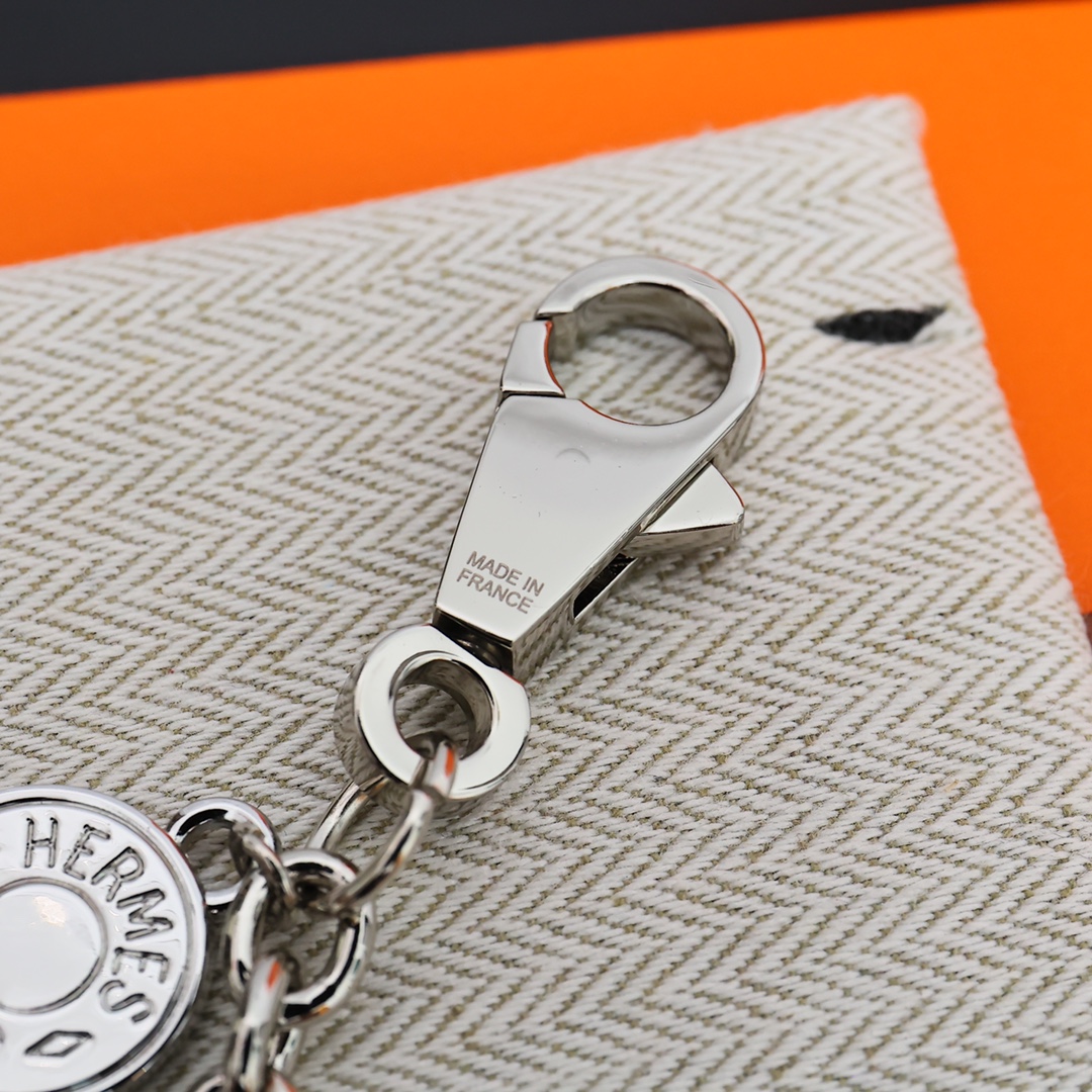 Bracelet Hermes Olga Charm Métal argenté palladié sans pierres précieuses 16cm