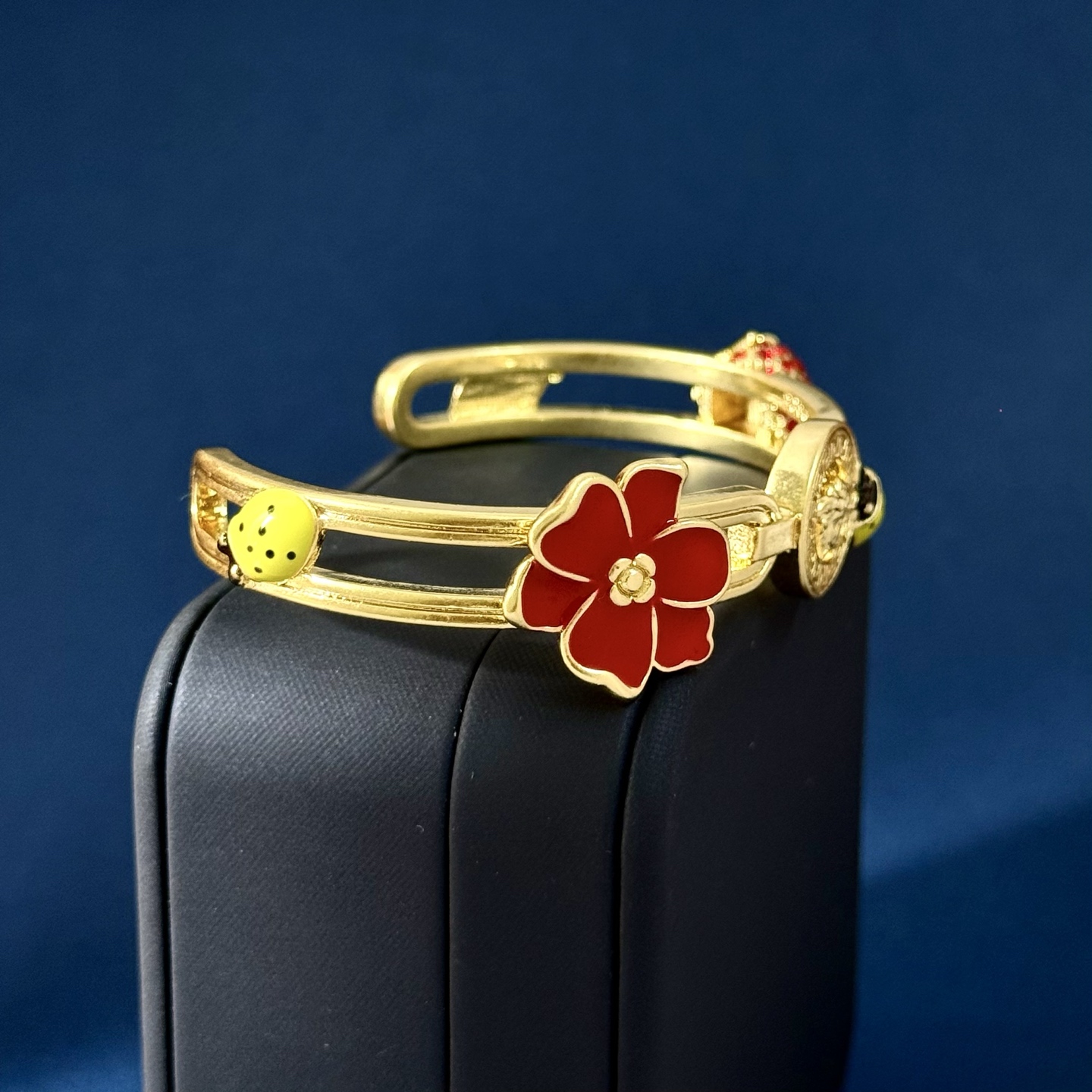 Luxury necklace