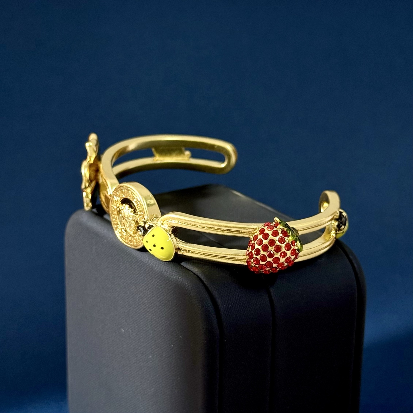 Luxury necklace