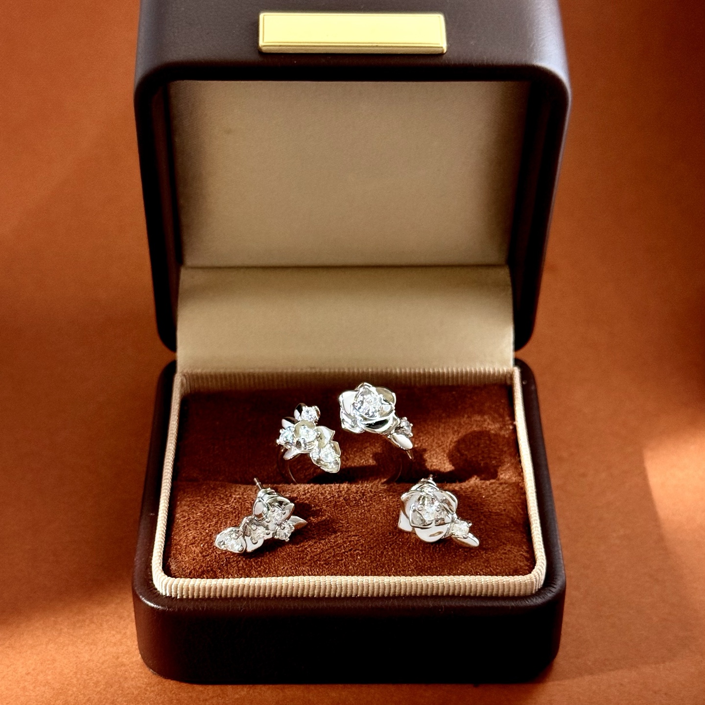 Piaget Rose ring Yellow gold with clear diamonds 50
