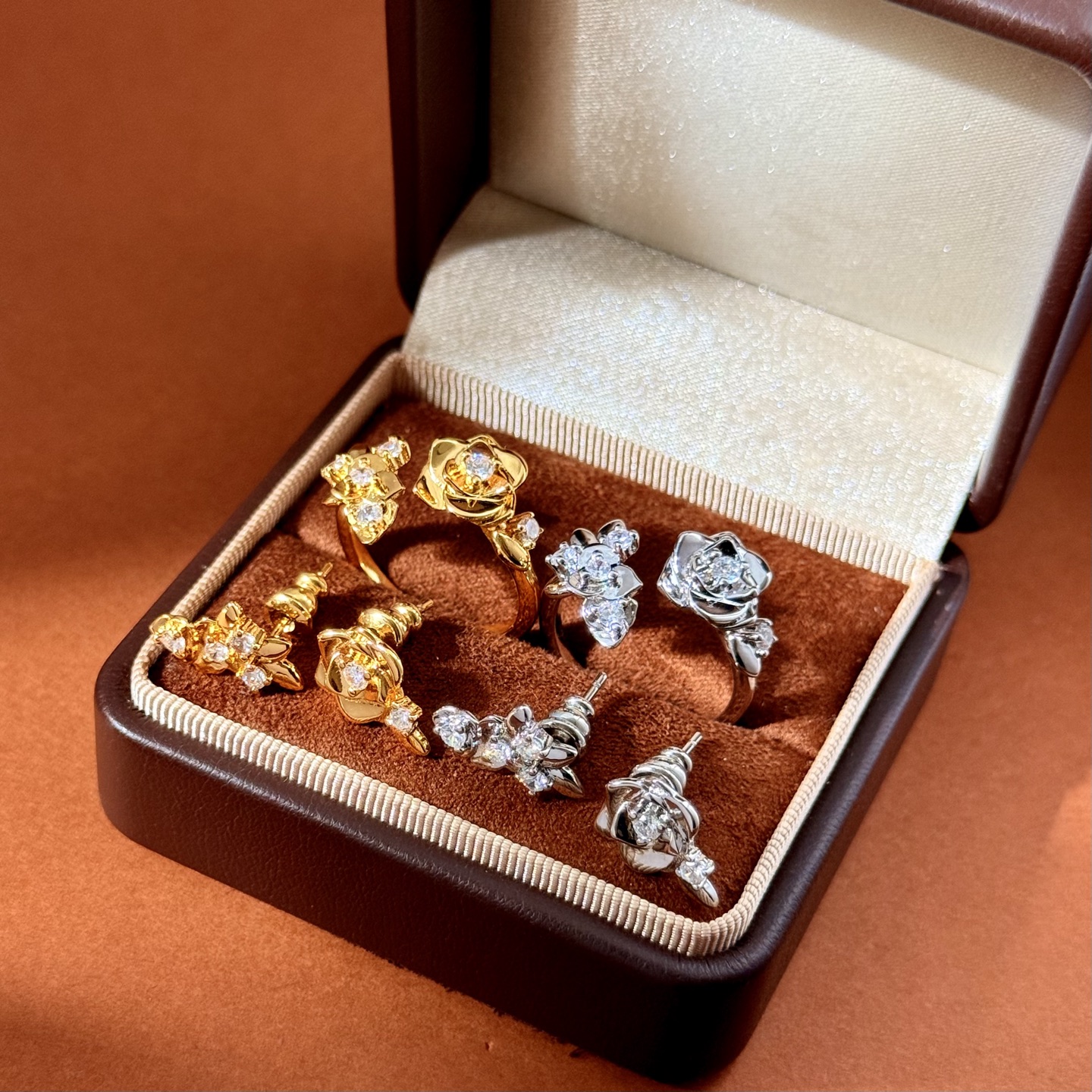 Piaget Rose ring Yellow gold with clear diamonds white gold with clear diamonds 50