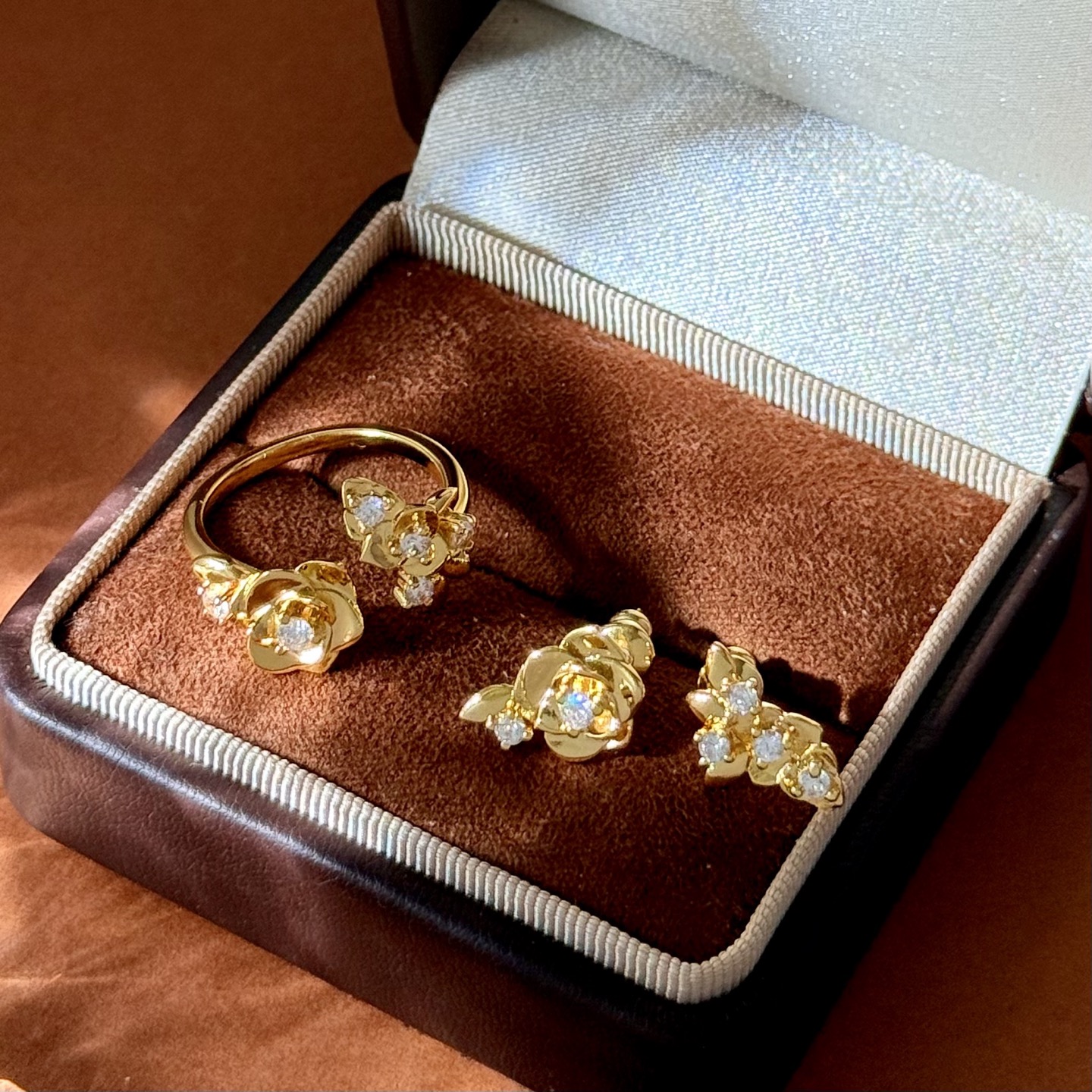 Piaget Rose ring Yellow gold with clear diamonds white gold with clear diamonds 50