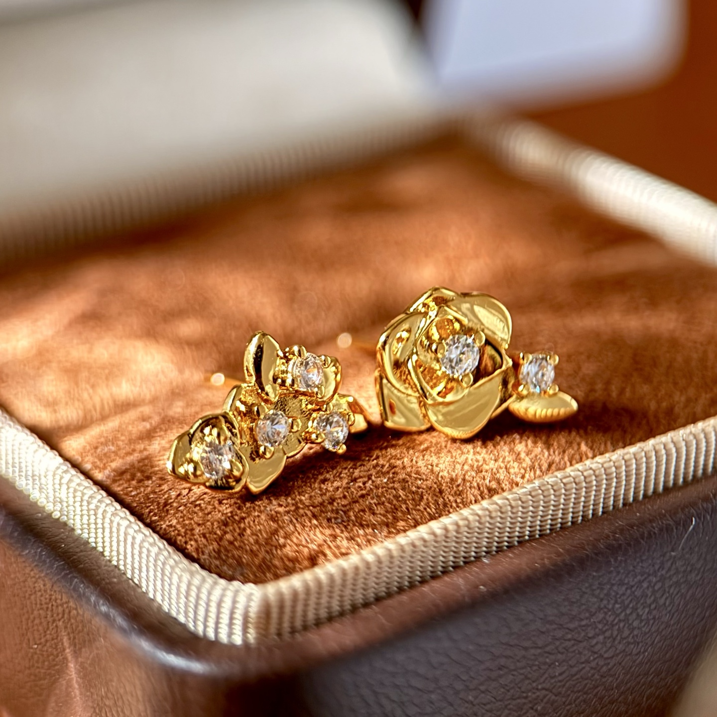 Piaget Rose earrings yellow gold with clear diamonds white gold with clear diamonds 10mm stud length