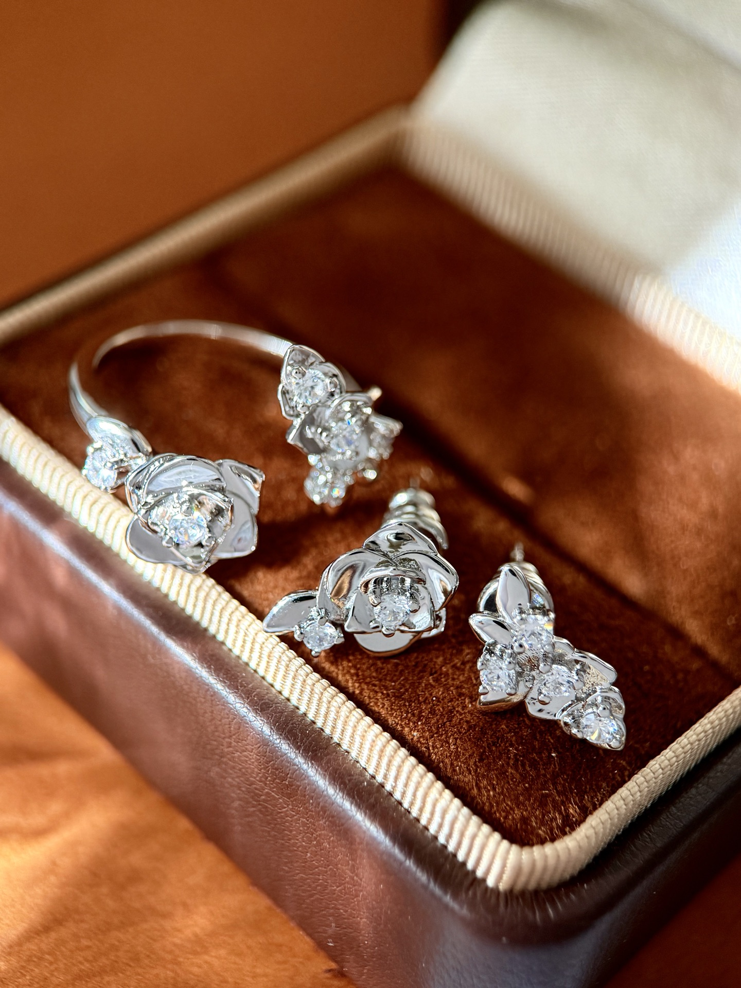 Piaget Rose earrings yellow gold with clear diamonds white gold with clear diamonds 10mm stud length