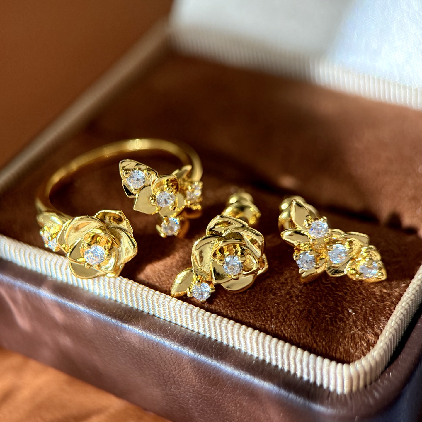 Piaget Rose earrings yellow gold with clear diamonds white gold with clear diamonds 10mm stud length