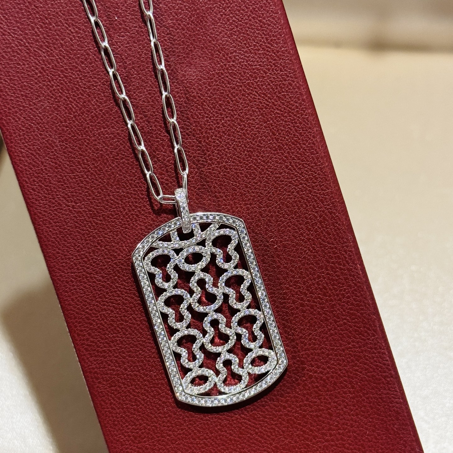 Qeelin Wushi Gourd Loukong Tag necklace Silver-toned metal with clear diamond accents 45cm