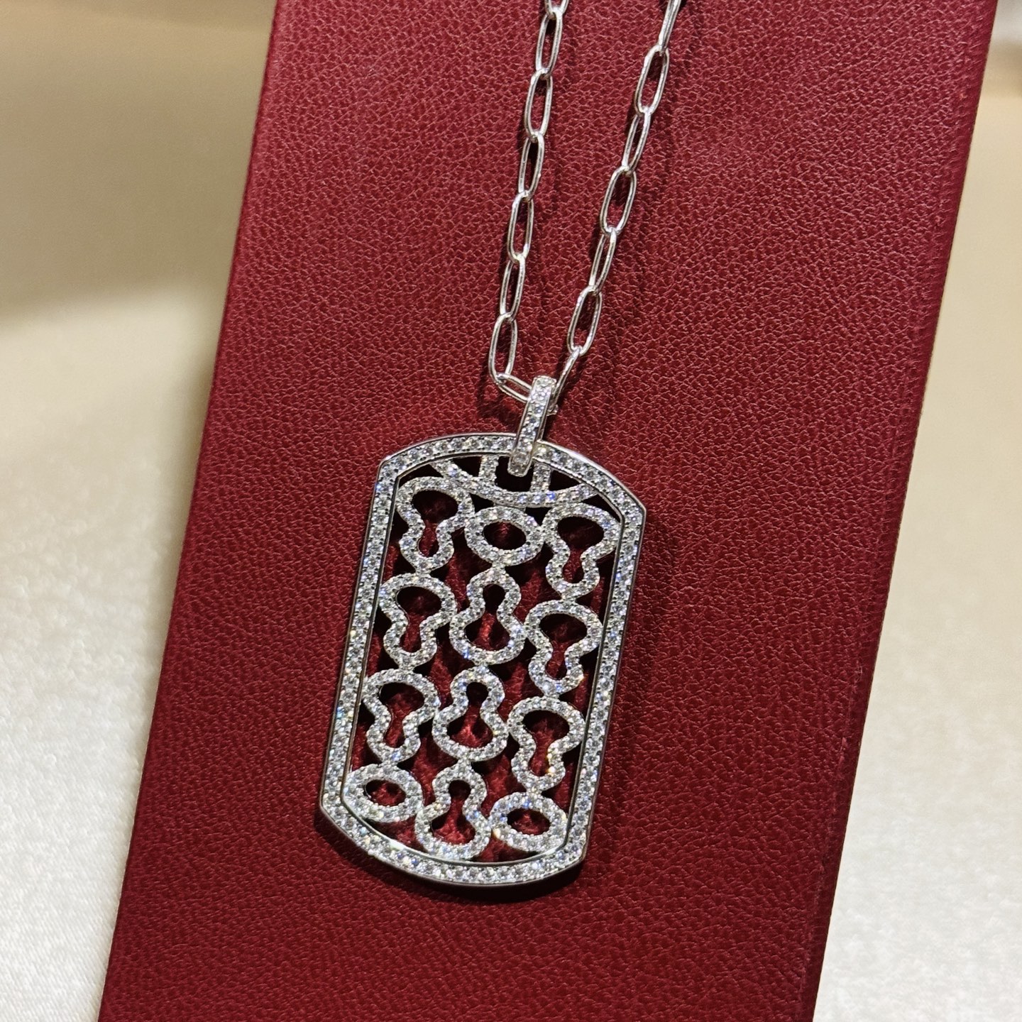 Qeelin Wushi Gourd Loukong Tag necklace Silver-toned metal with clear diamond accents 45cm