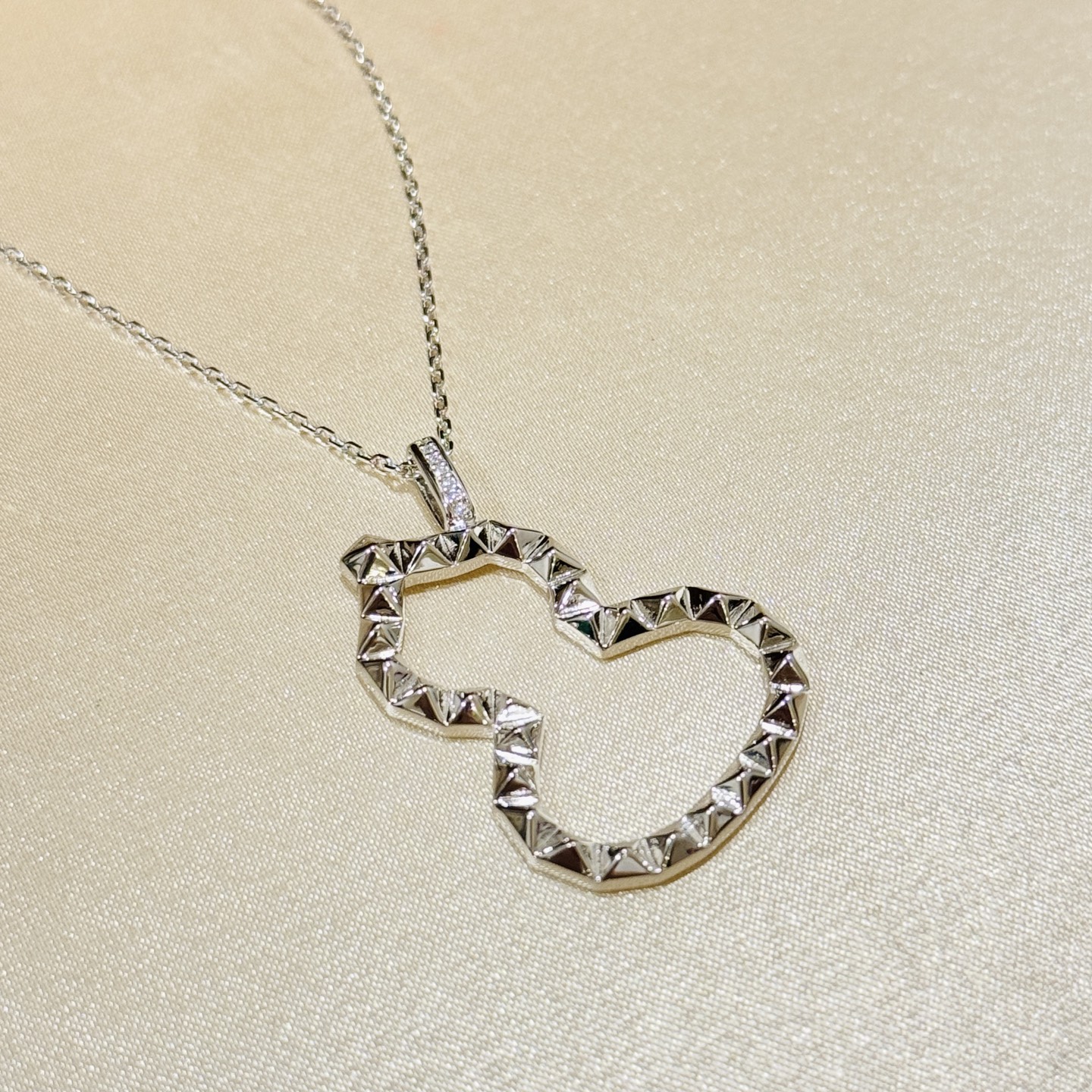 Qeelin Wulu necklace Sterling silver with clear diamond accent on pendant bail 45cm with 5cm extender