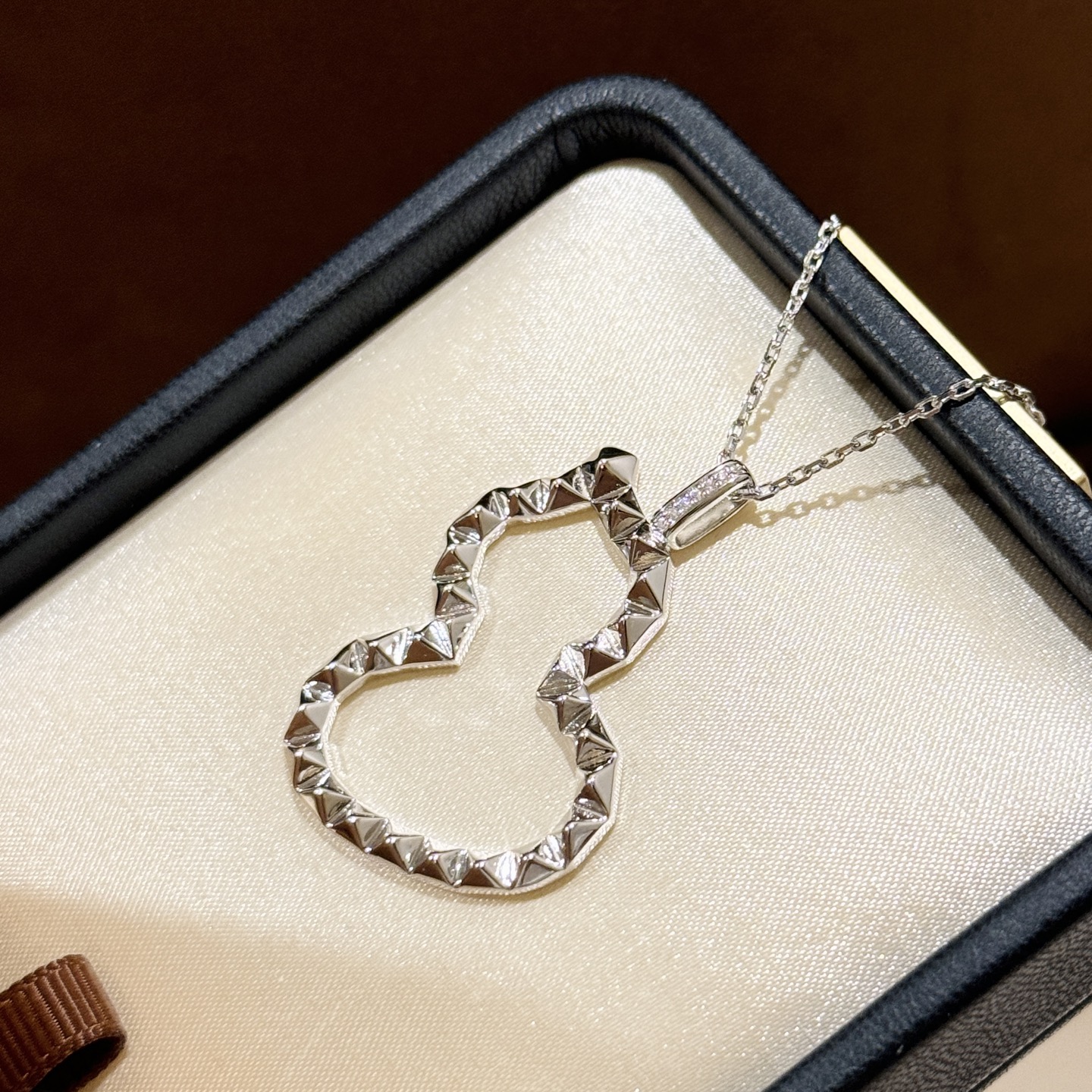 Qeelin Wulu necklace Sterling silver with clear diamond accent on pendant bail 45cm with 5cm extender