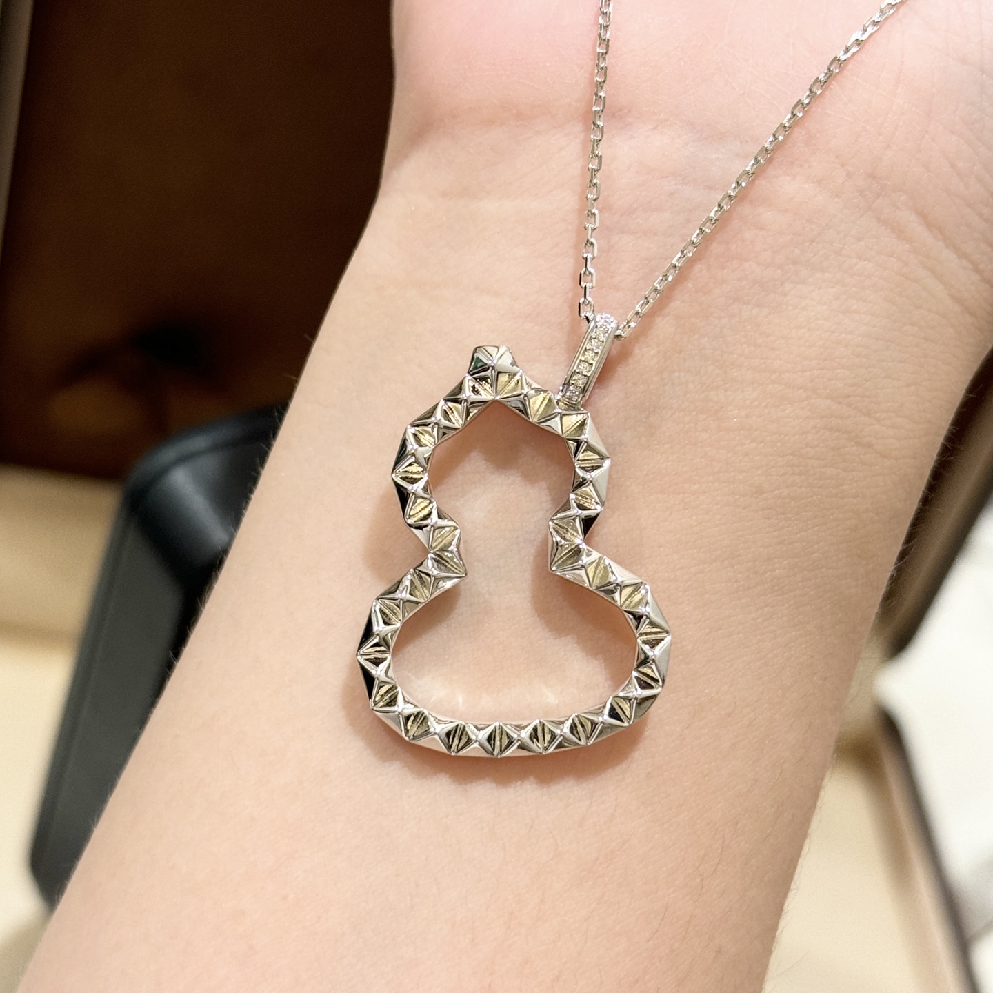 Qeelin Wulu necklace Sterling silver with clear diamond accent on pendant bail 45cm with 5cm extender