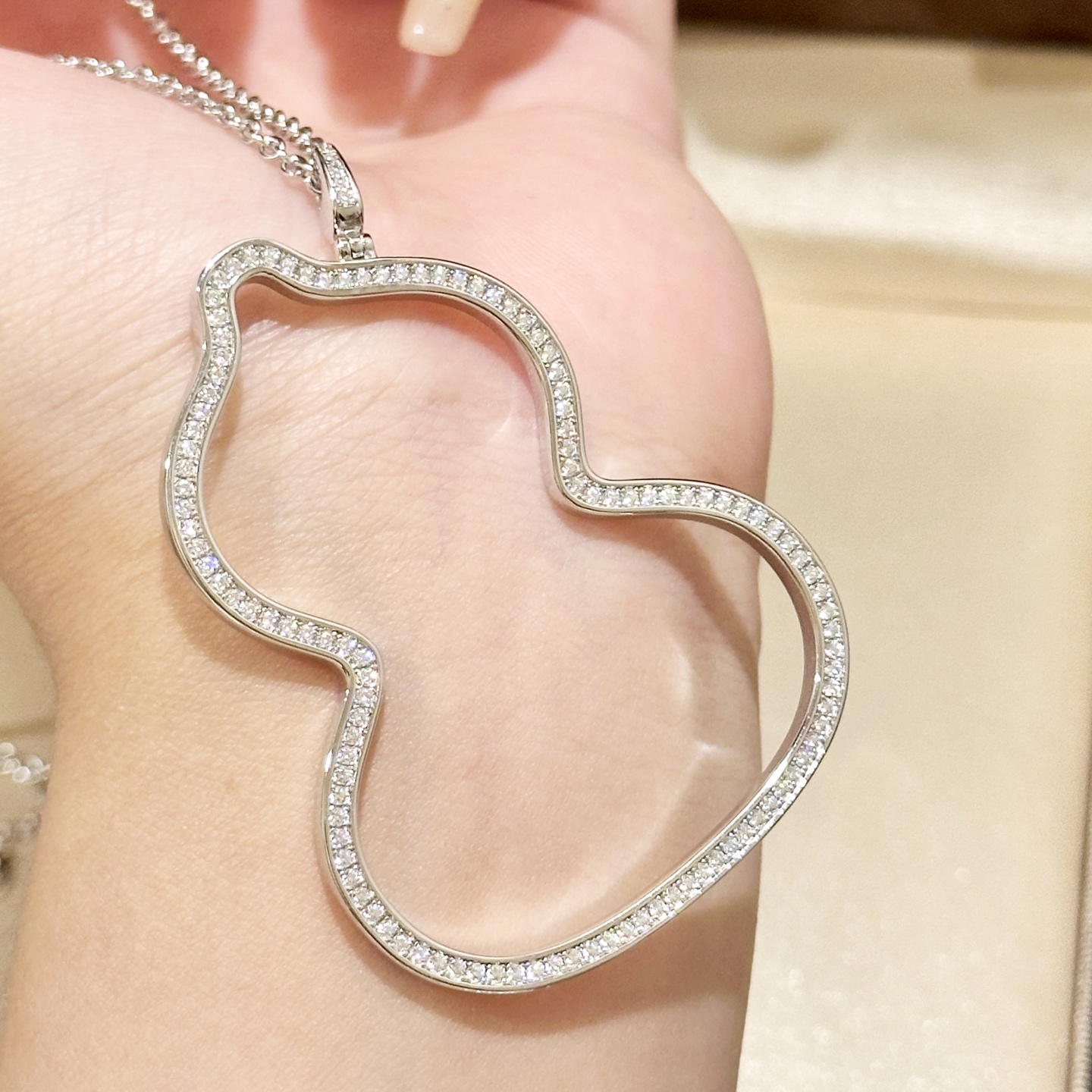 Qeelin Wulu necklace silver-toned metal with clear diamond accents 42cm