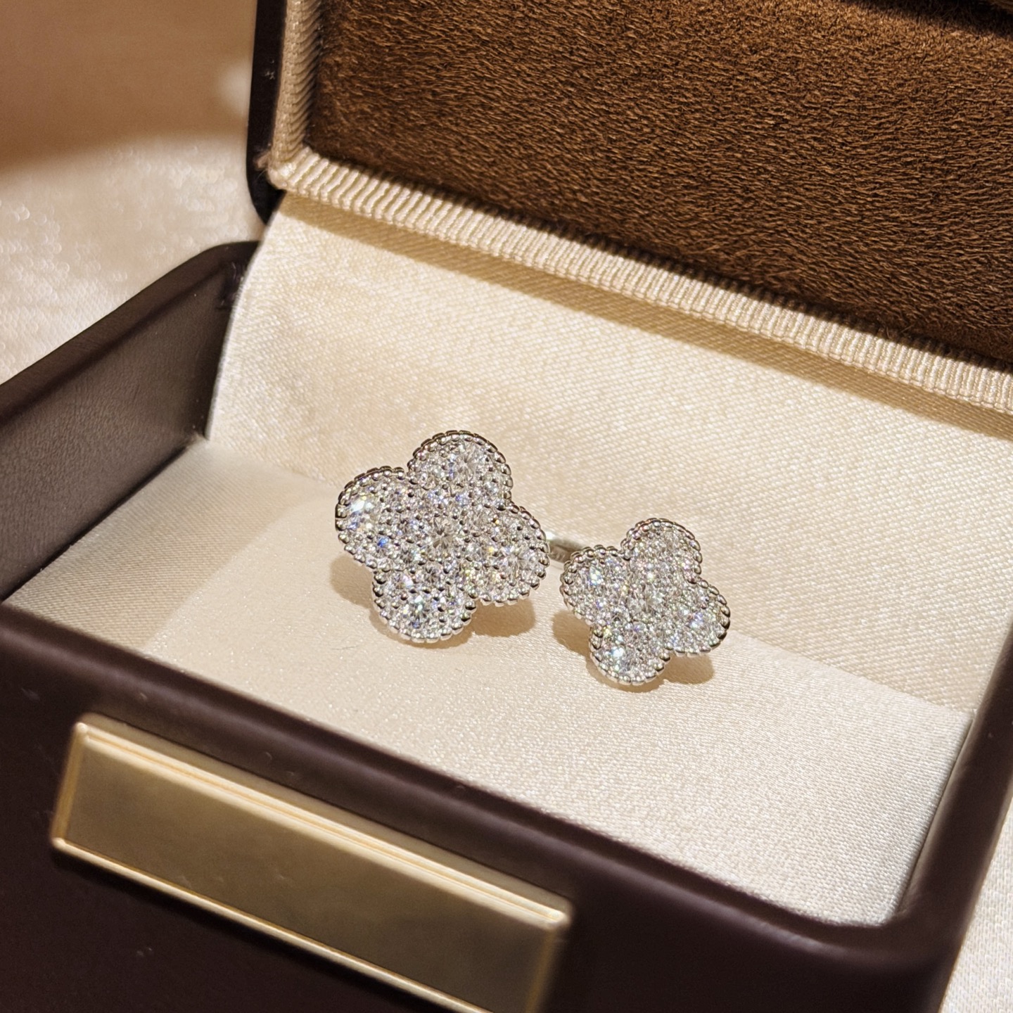 Van Cleef Arpels Alhambra Between the Finger Diamond Ring ring Platinum-toned white metal with full pave white diamonds EU 52