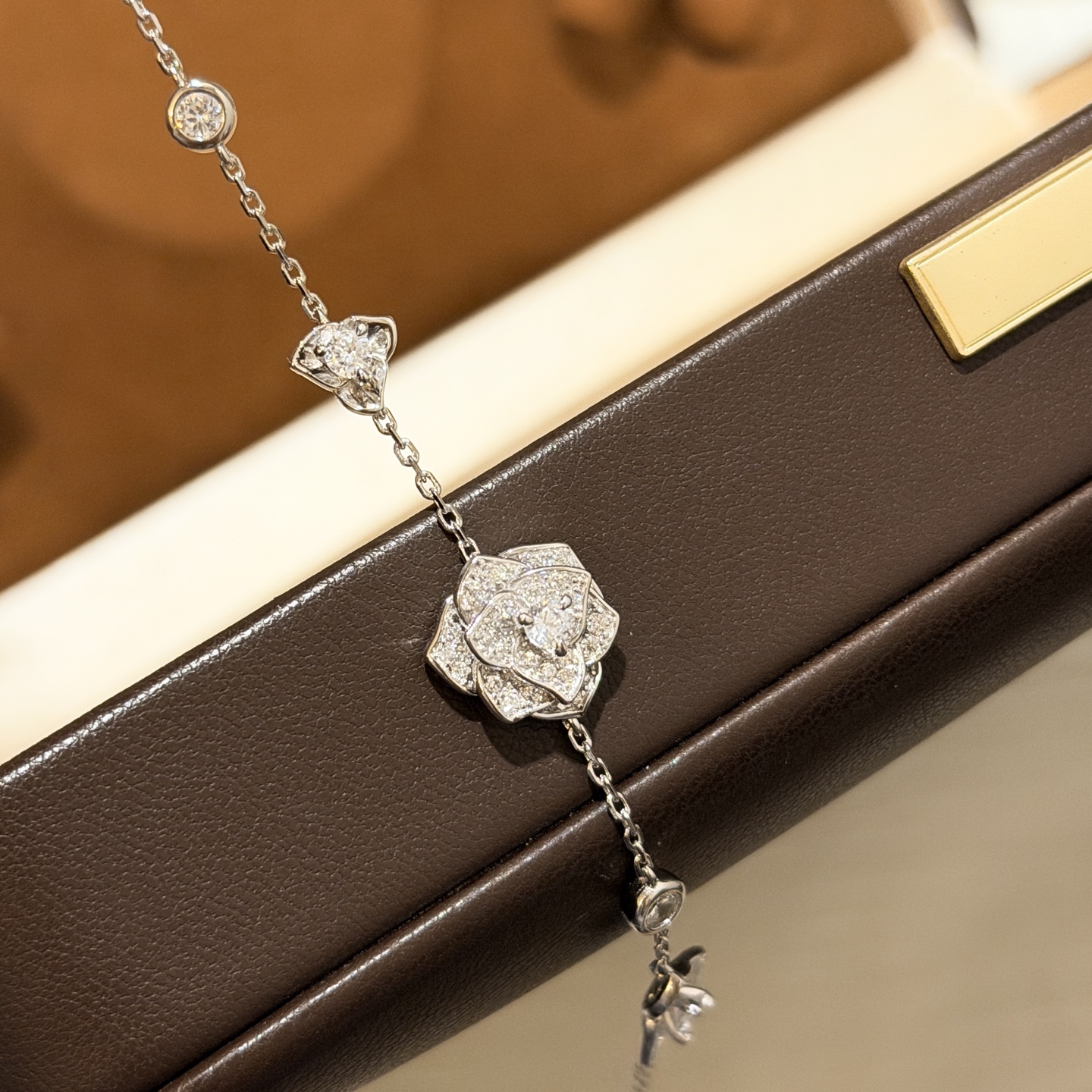 Piaget Piaget Rose bracelet Silver-toned white gold with clear diamonds 17 2cm