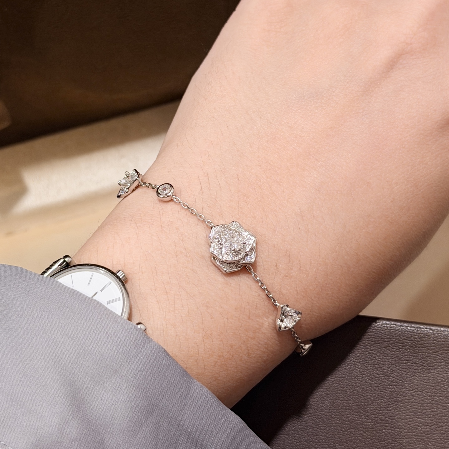 Piaget Piaget Rose bracelet Silver-toned white gold with clear diamonds 17 2cm