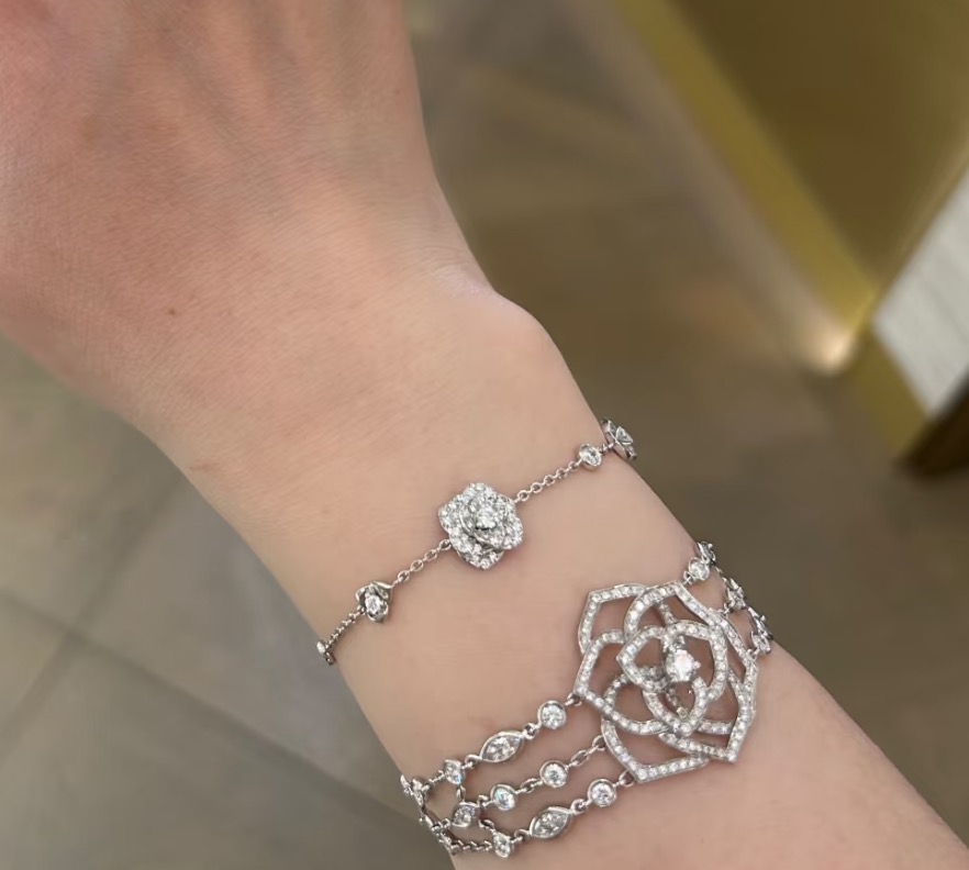 Piaget Piaget Rose bracelet Silver-toned white gold with clear diamonds 17 2cm