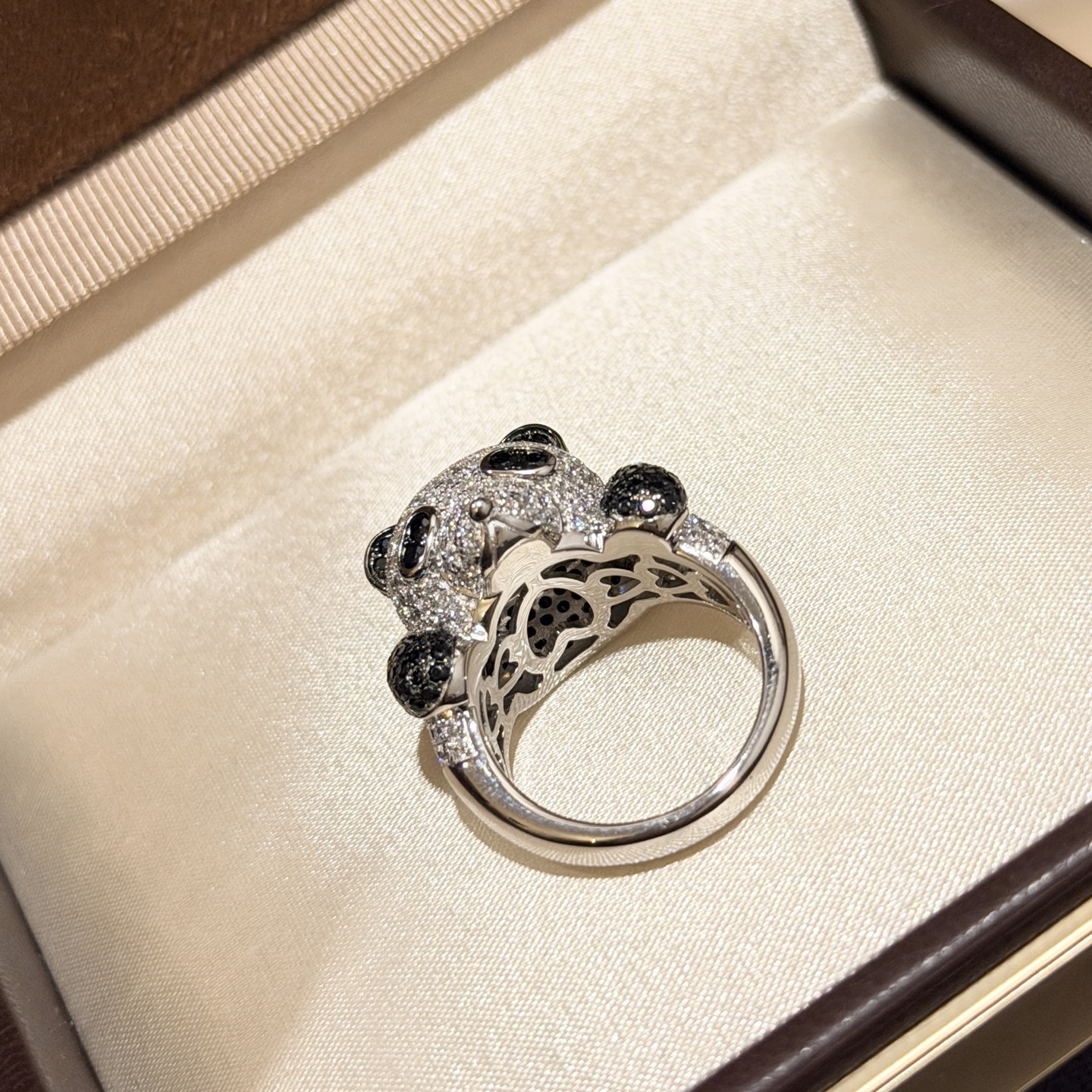 Qeelin Bo Bo Panda ring Sterling silver with white diamond pave and black diamond pave black and white panda design US 7