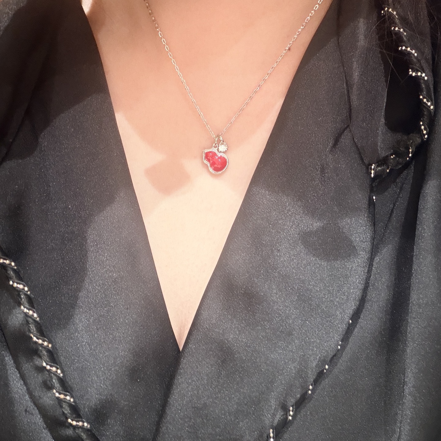 Qeelin WULU necklace Silver-toned metal with red enamel and clear diamond accent 42cm