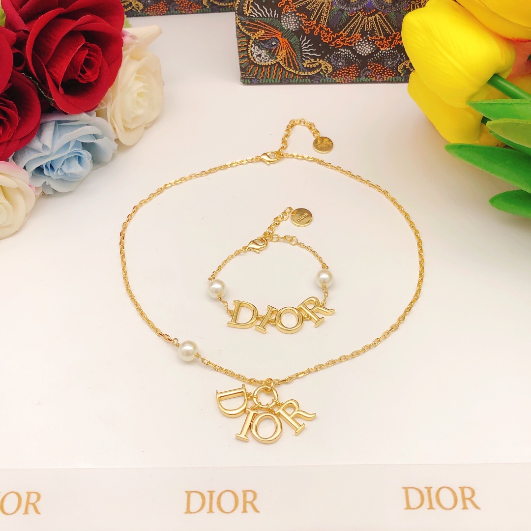 Dior DXL0173 DIOR Logo Pearl Bracelet bracelet Gold-tone metal with white faux pearls 16cm with 3cm extender