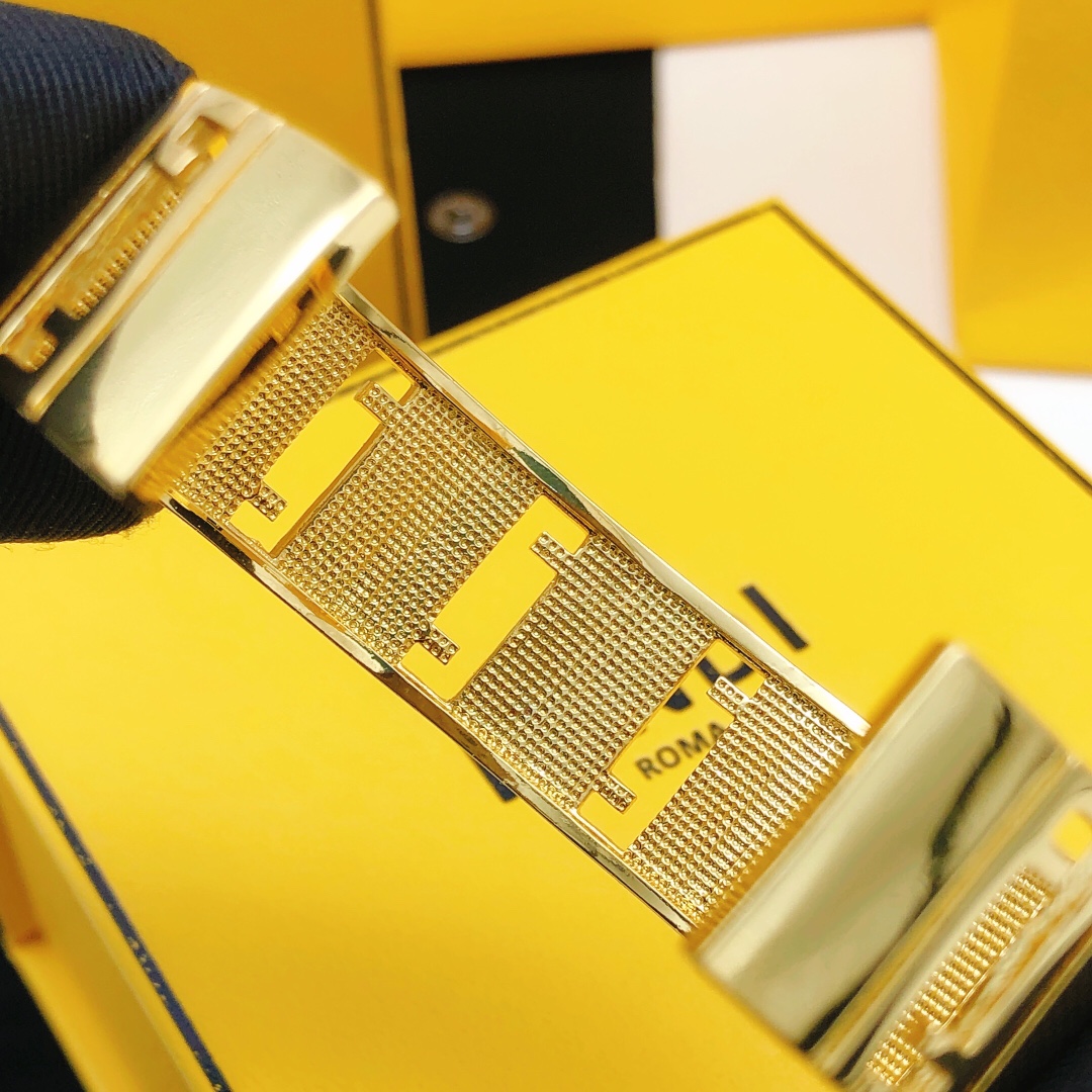 Fendi FF Cutout Cuff bracelet gold-tone metal no accent stones 17cm inner circumference