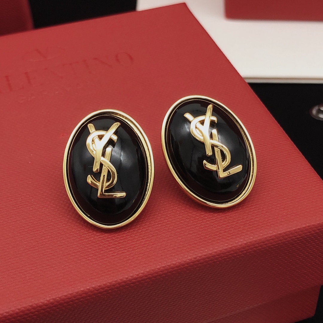 Saint Laurent YED0076 Cassandre Oval Stud Earrings earrings gold-tone metal with black enamel 2 5cm stud diameter