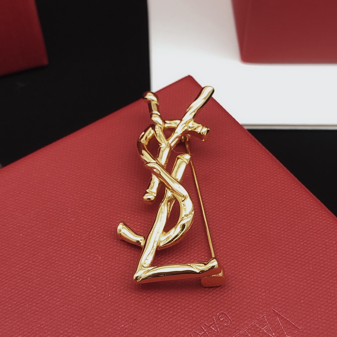 Saint Laurent Cassandre YSL Monogram Brooch brooch gold-tone metal no gemstones 4 5cm