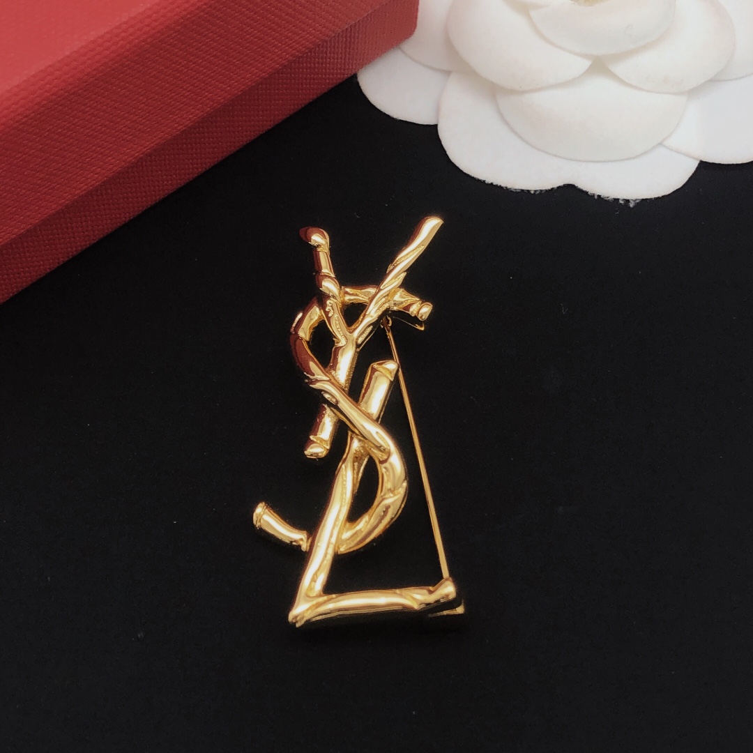 Saint Laurent Cassandre YSL Monogram Brooch brooch gold-tone metal no gemstones 4 5cm