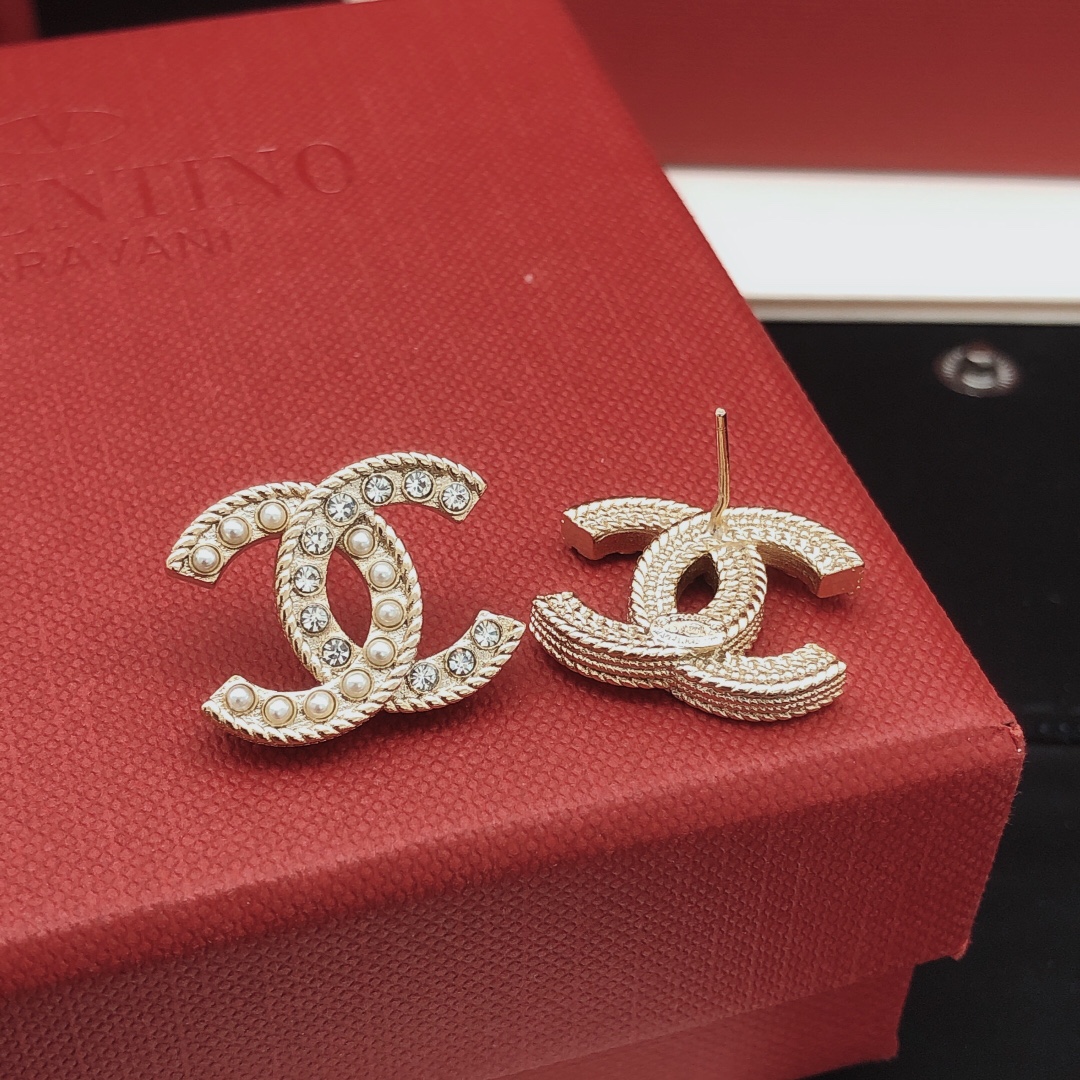 Chanel CC Logo Pearl Crystal Stud Earrings earrings light gold metal white faux pearl clear crystal 1 5cm width per earring
