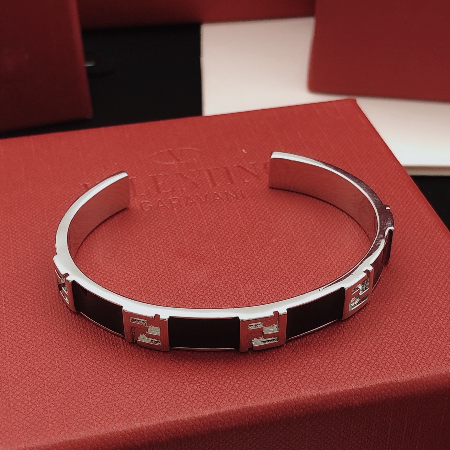Fendi FF Logo Enamel Cuff bracelet silver-tone metal with black enamel 17cm inner circumference